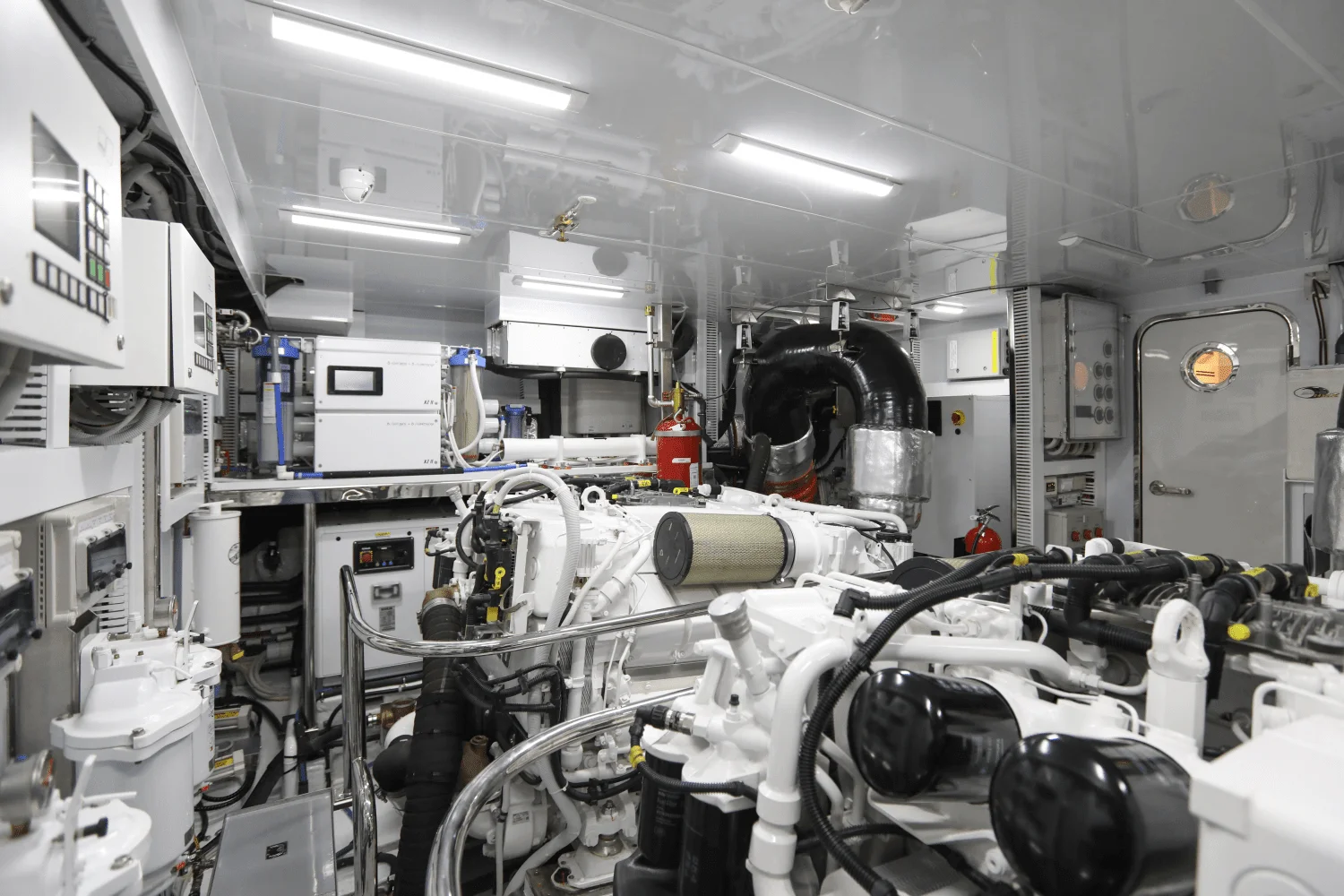 2026 Ocean Alexander
                                                             28L Image Thumbnail #64