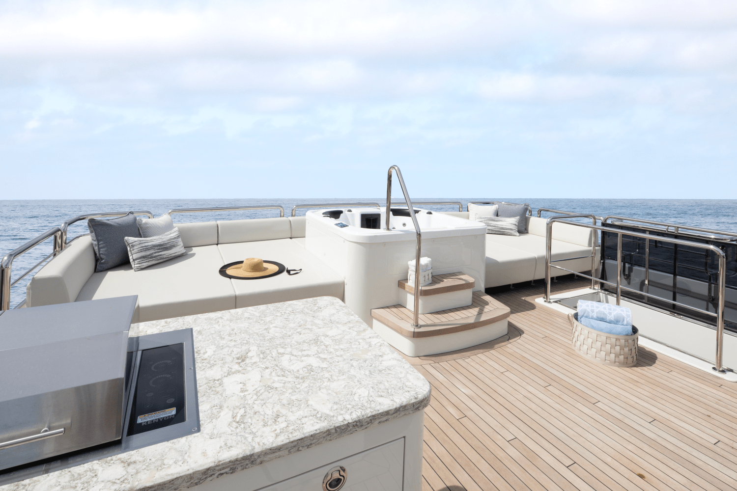 2025 Ocean Alexander 32L Image Thumbnail #45