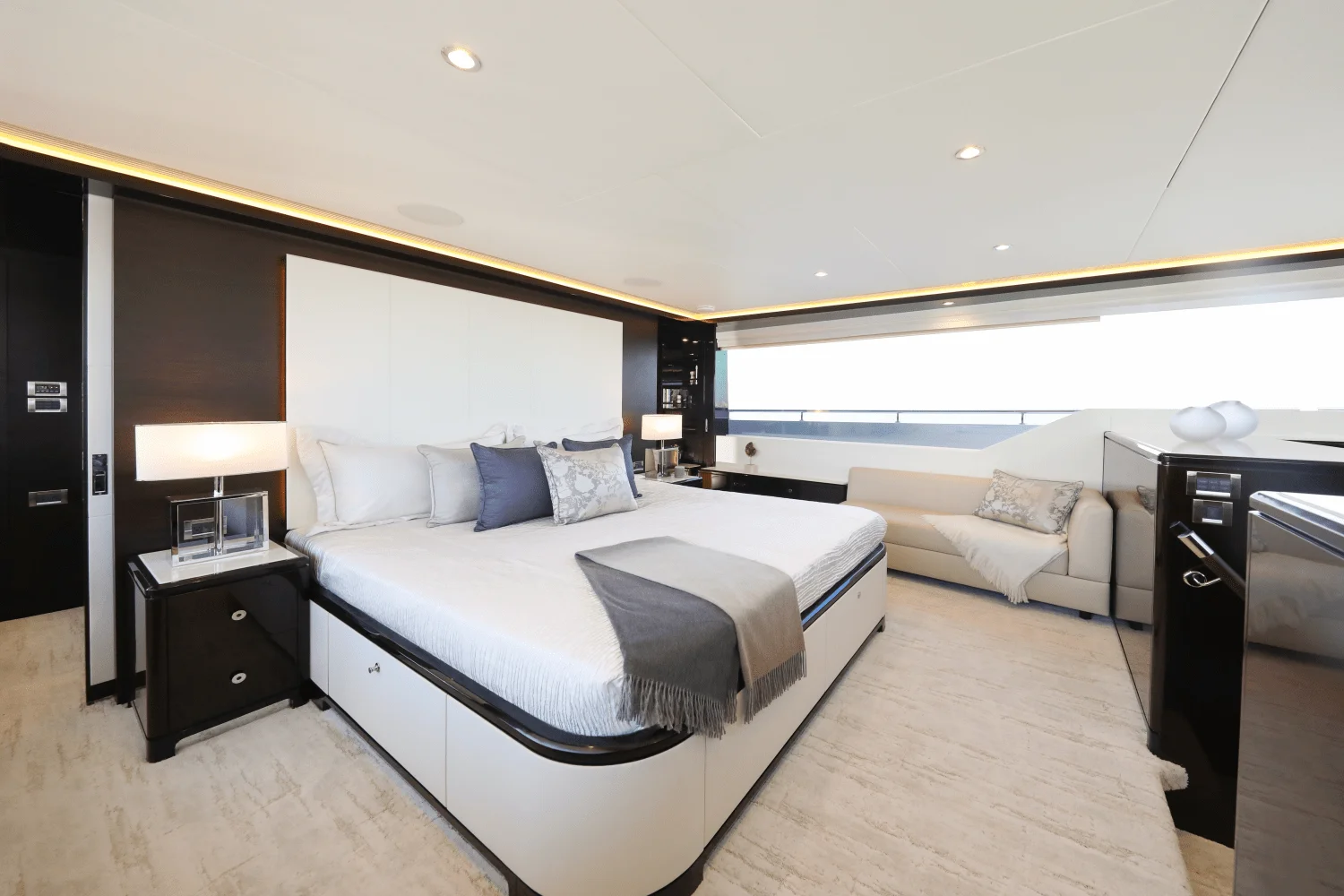 2026 Ocean Alexander
                                                             37L Image Thumbnail #40