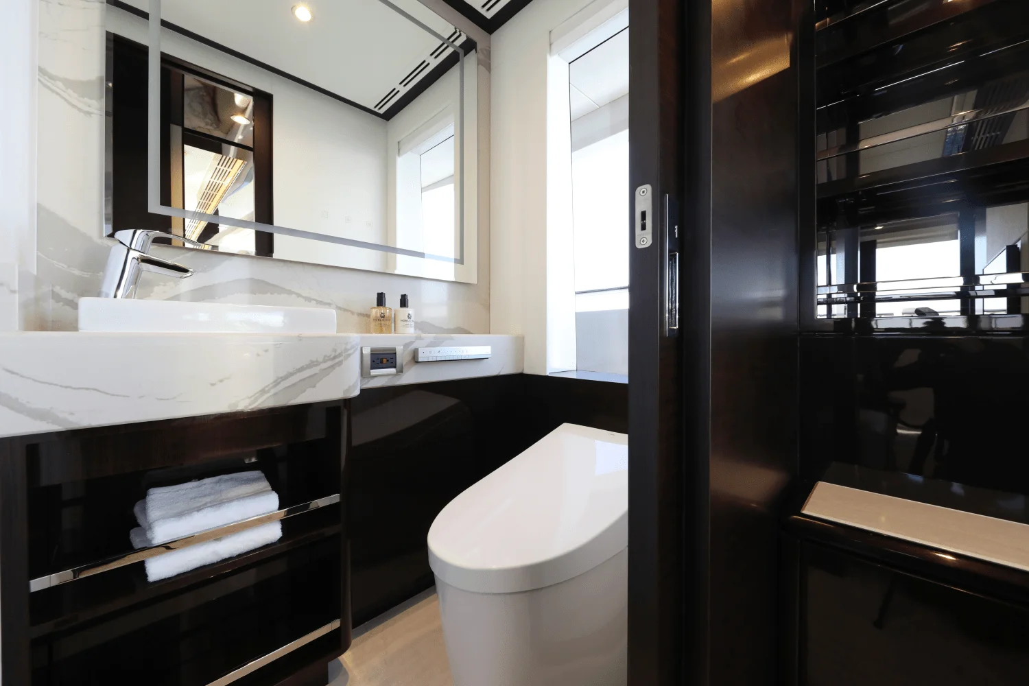 2026 Ocean Alexander
                                                             37L Image Thumbnail #43