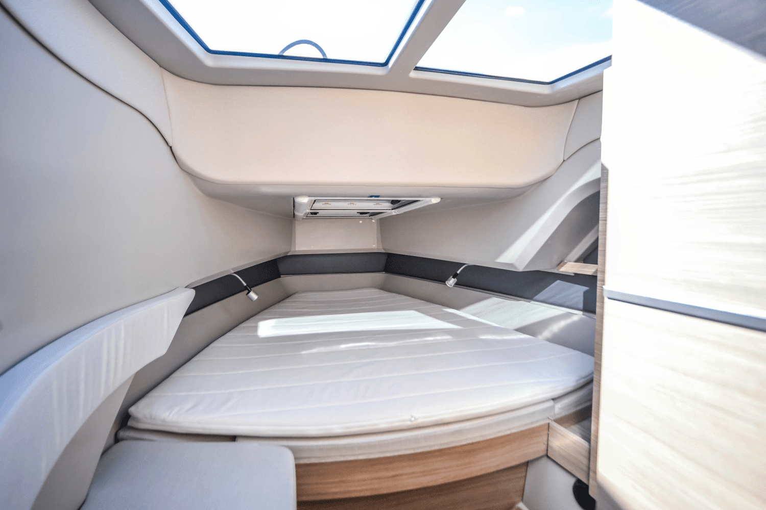 2026 Saxdor 320 GTC Image Thumbnail #89