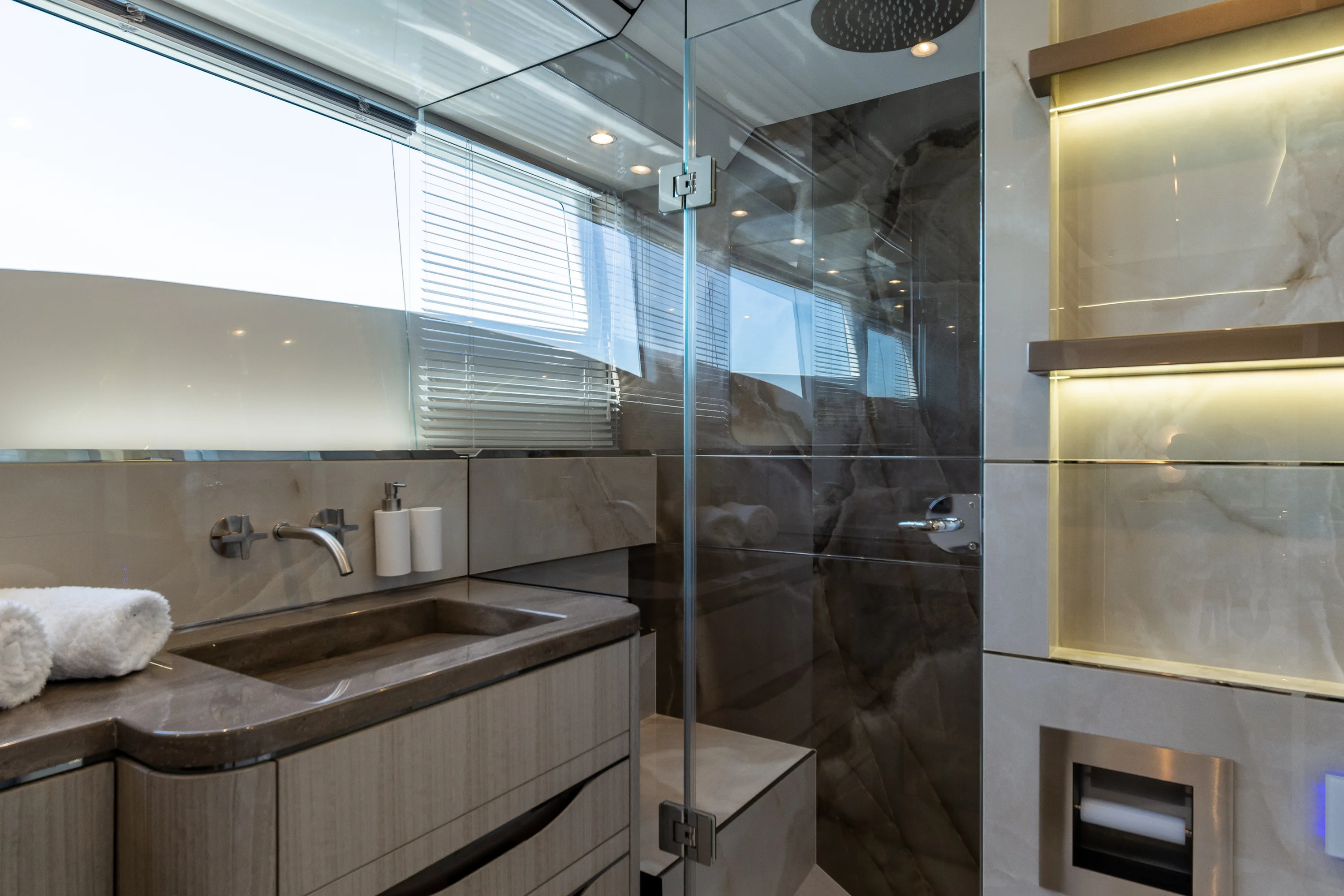 2026 Galeon
                                                             620 FLY Image Thumbnail #38