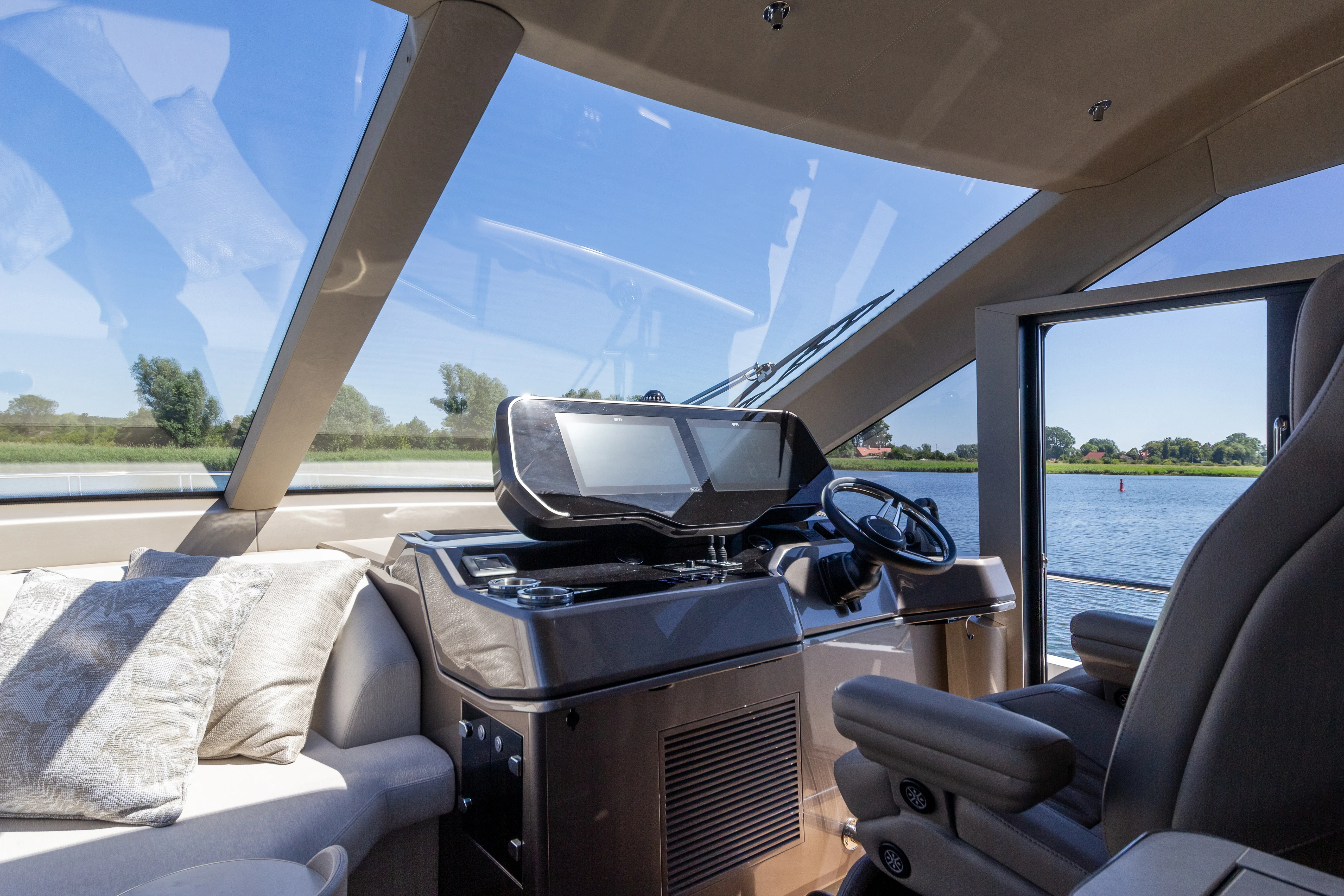 2026 Galeon 620 FLY Image Thumbnail #46