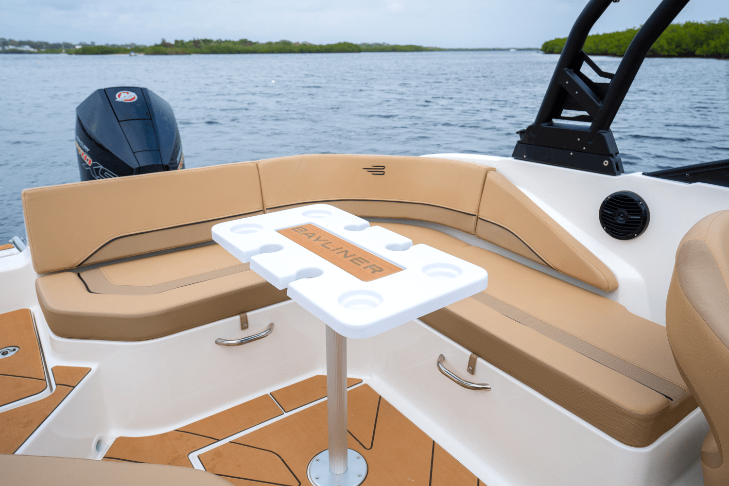 2025 Bayliner V20 Image Thumbnail #12