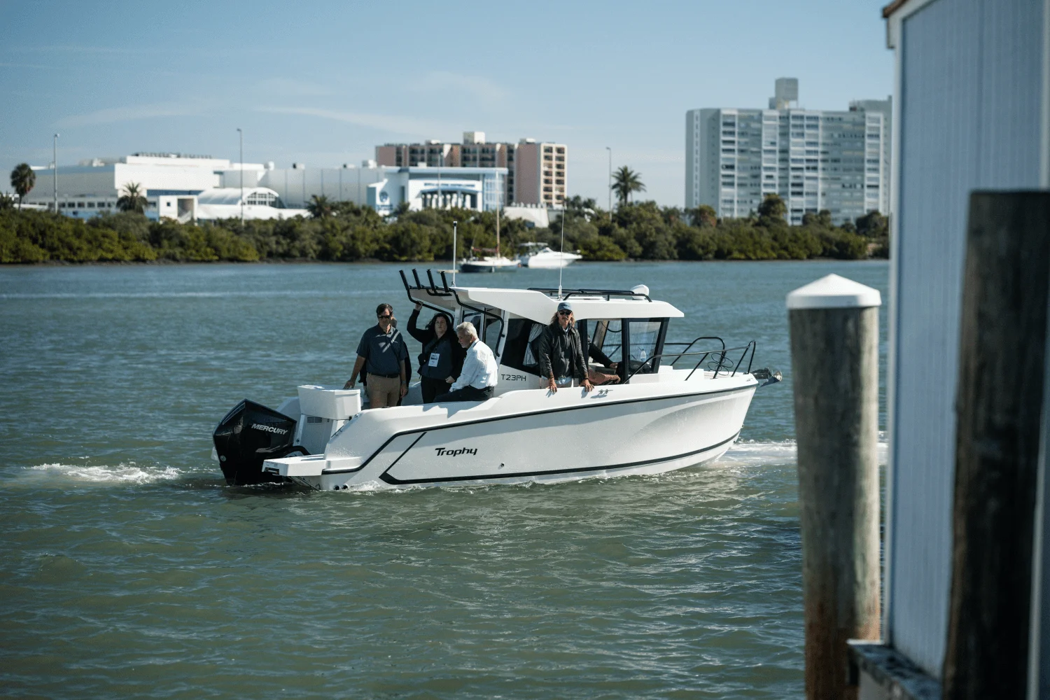 2025 Bayliner T23 Pilothouse Image Thumbnail #2