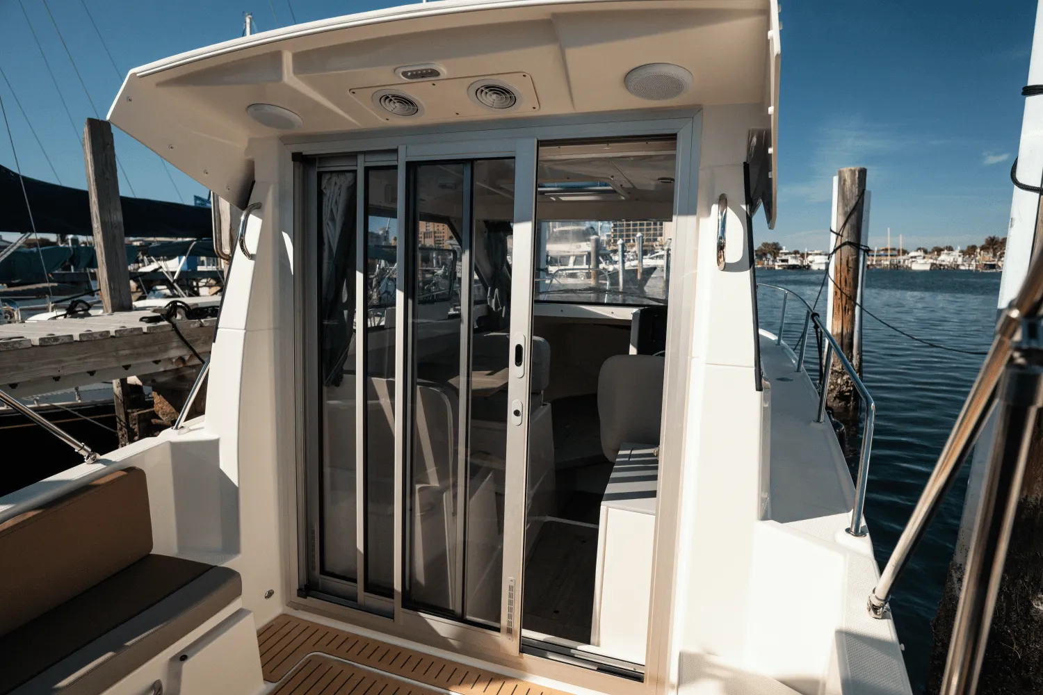 2025 Bayliner T25 Pilothouse Image Thumbnail #26