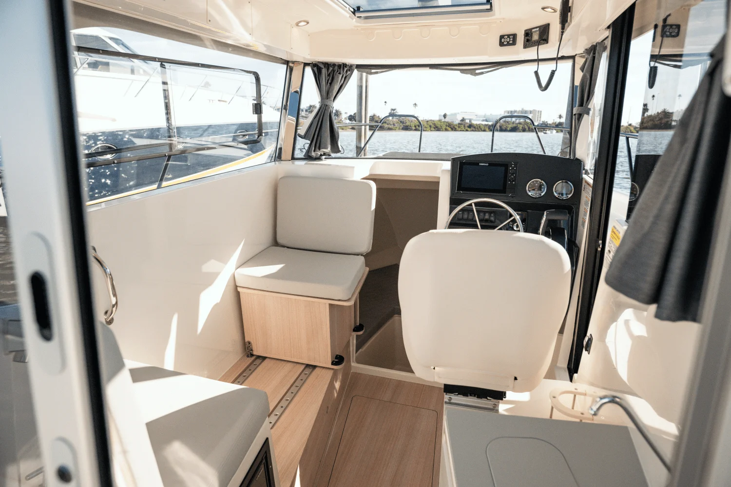 2025 Bayliner T25 Pilothouse Image Thumbnail #5