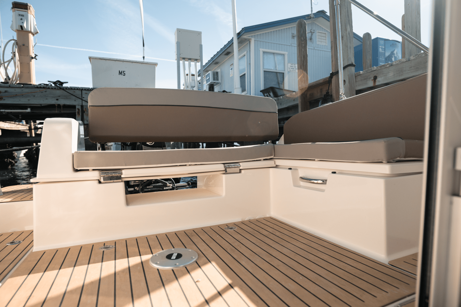 2025 Bayliner T25 Pilothouse Image Thumbnail #25