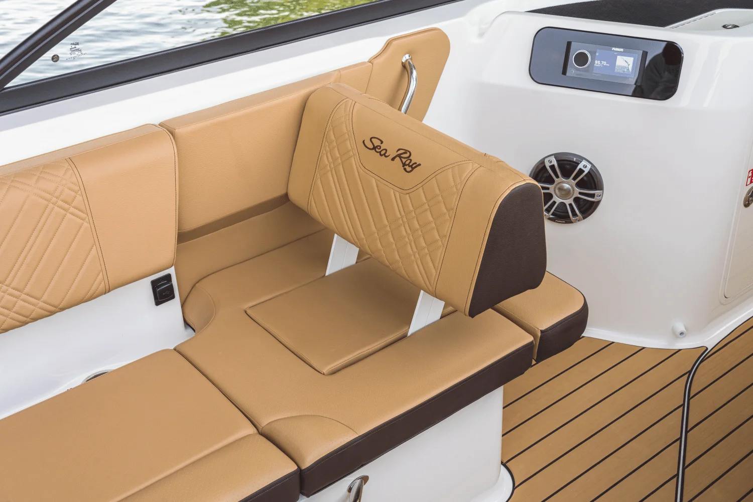 2026 Sea Ray SDX 230 Image Thumbnail #13