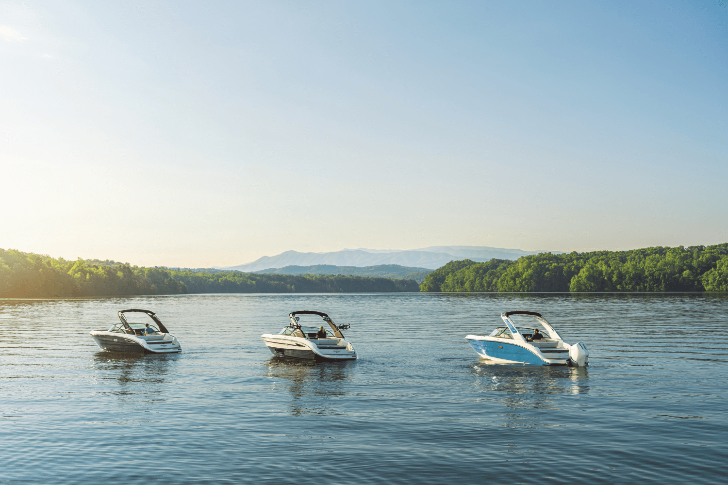 2026 Sea Ray SDX 230 Image Thumbnail #17