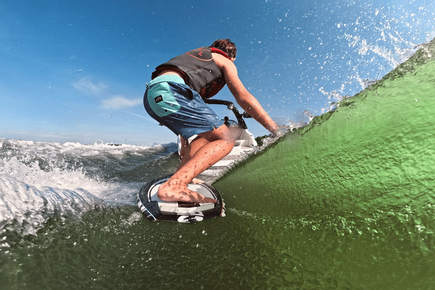 2026 Sea Ray SDX 230 Surf Image Thumbnail #10