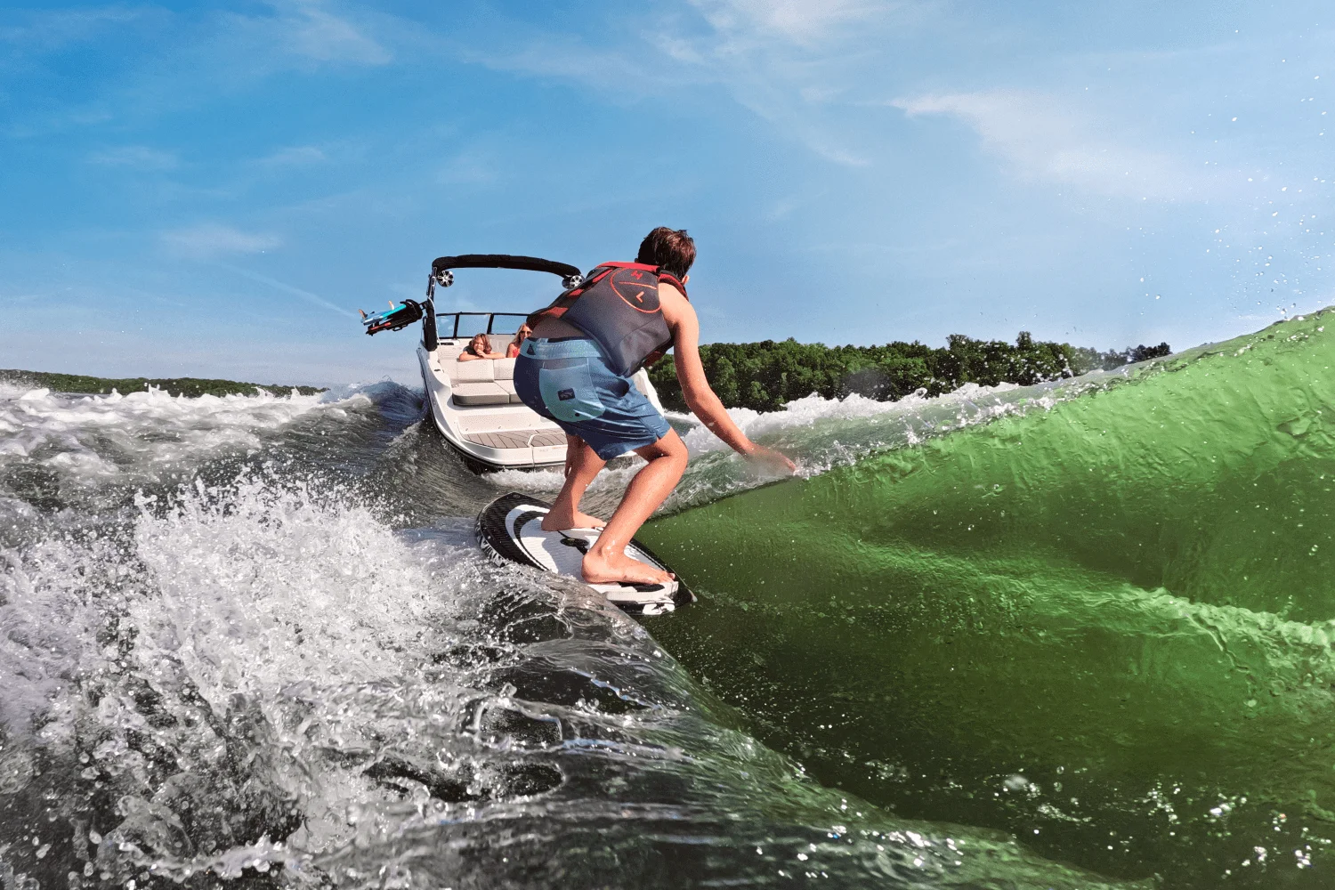 2026 Sea Ray SDX 230 Surf Image Thumbnail #8