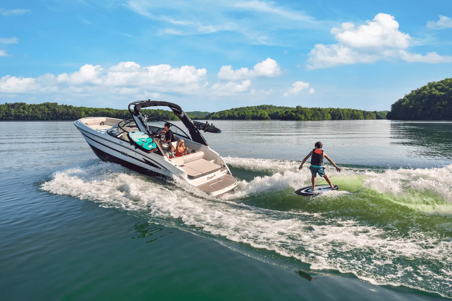 2026 Sea Ray SDX 230 Surf Image Thumbnail #7