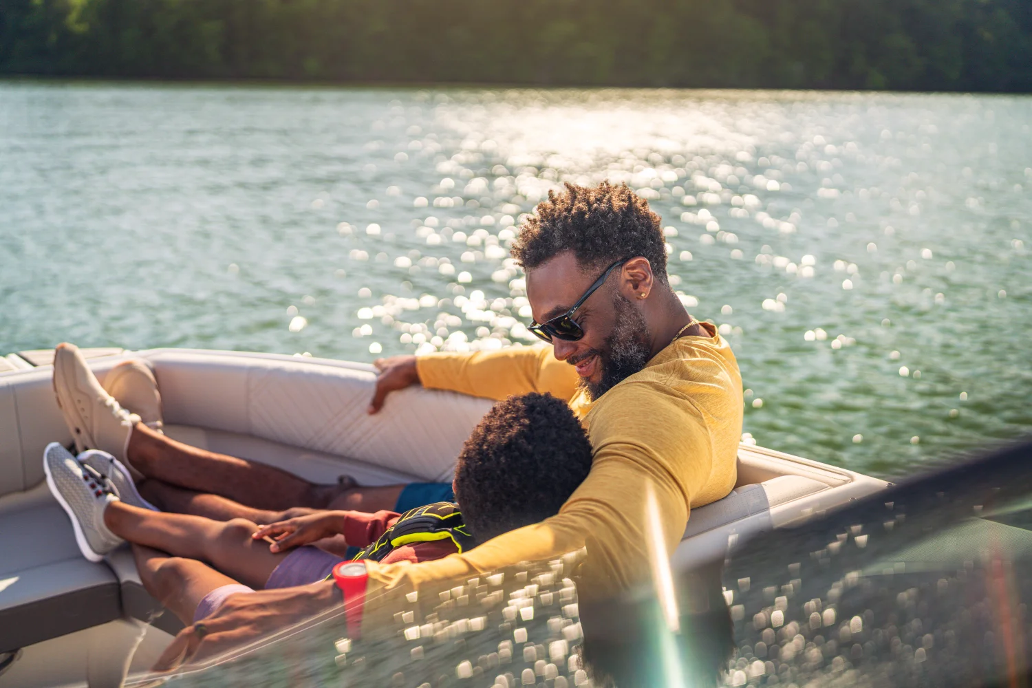 2026 Sea Ray SDX 230 Outboard Image Thumbnail #10