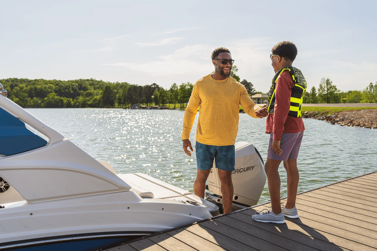 2026 Sea Ray SDX 230 Outboard Image Thumbnail #22