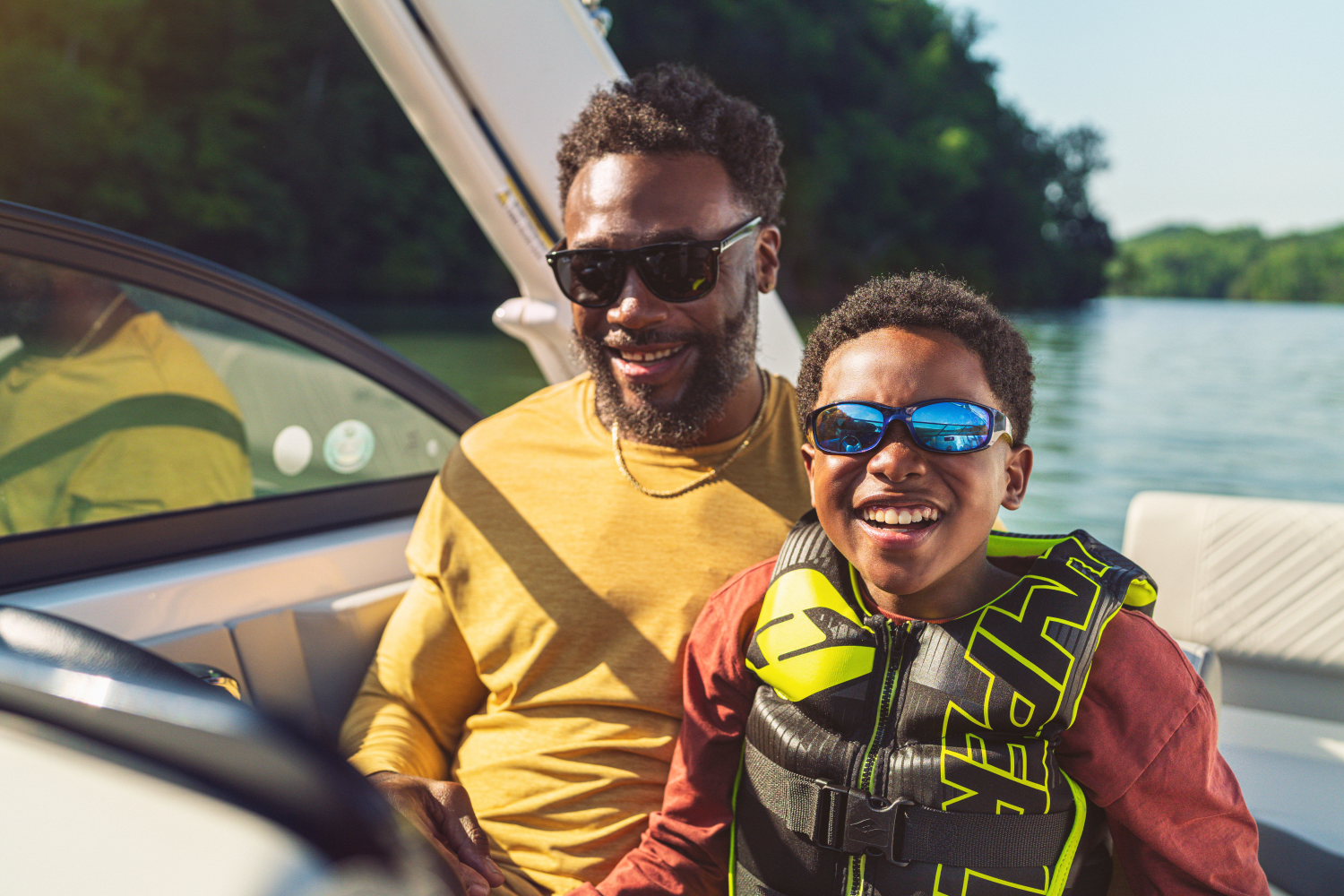 2026 Sea Ray SDX 230 Outboard Image Thumbnail #14