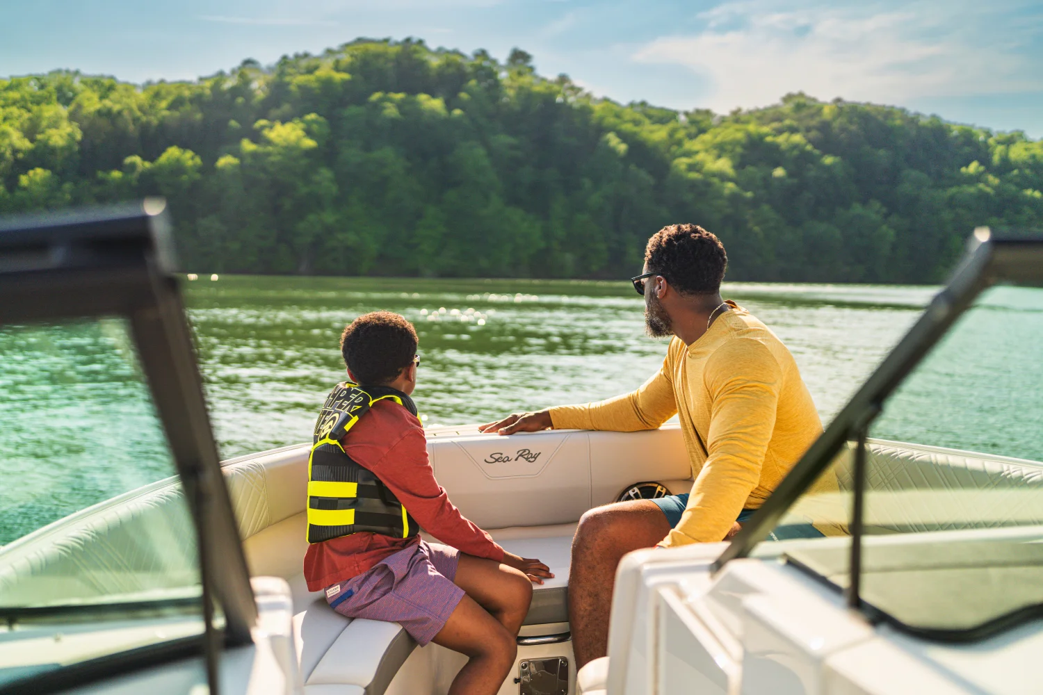 2026 Sea Ray SDX 230 Outboard Image Thumbnail #12