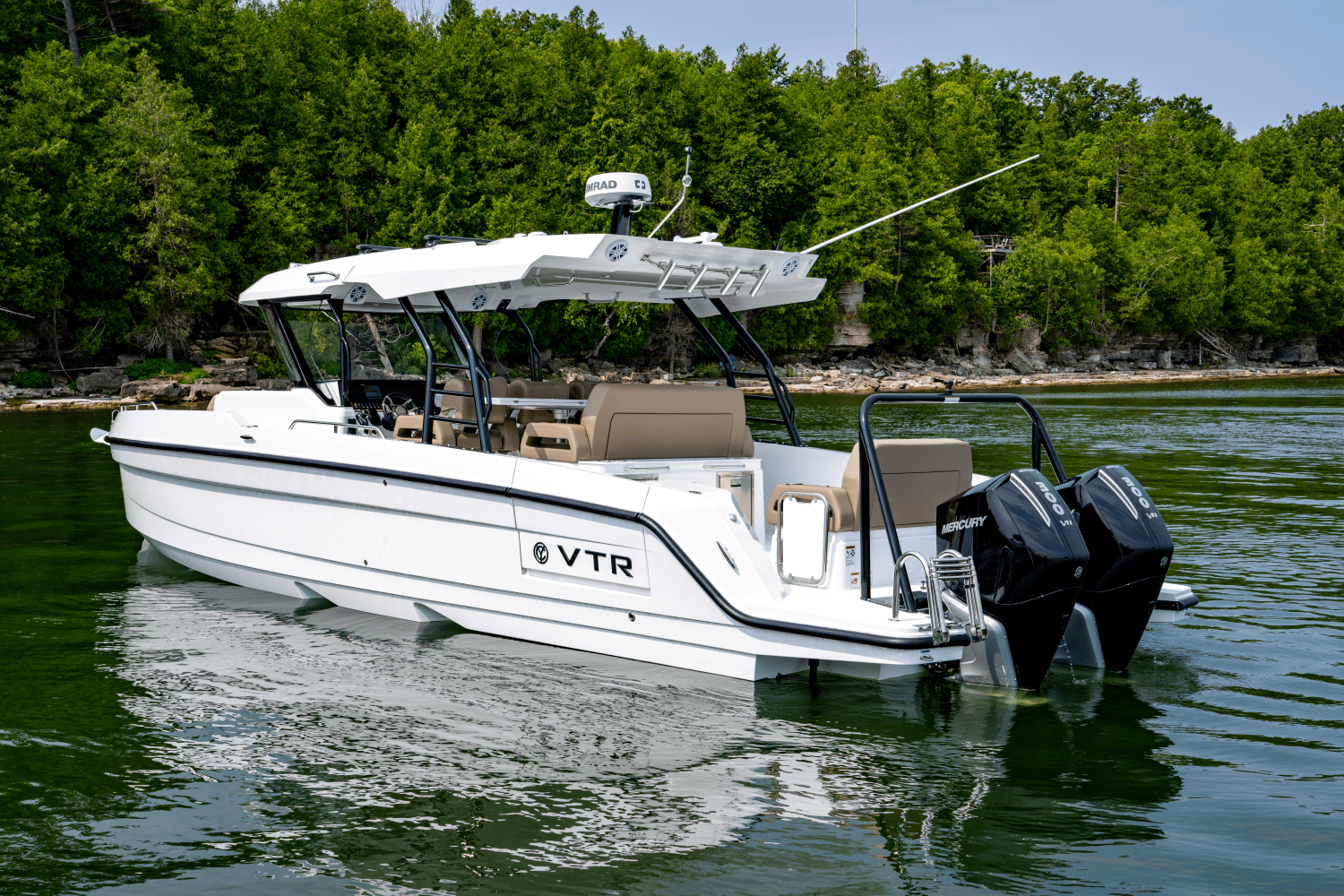 2026 Cruisers Yachts 38 VTR Image Thumbnail #4