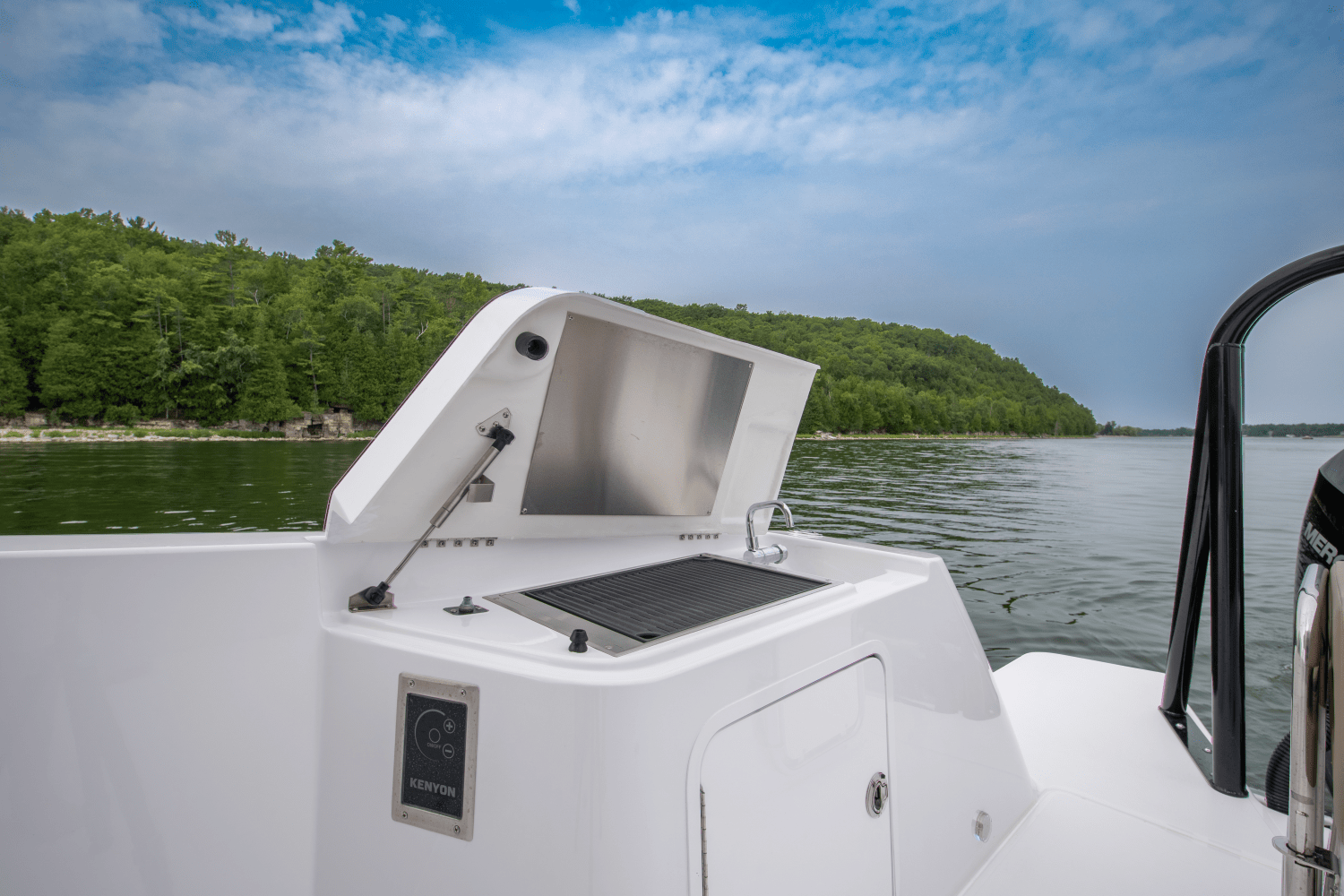 2026 Cruisers Yachts 38 VTR Image Thumbnail #10