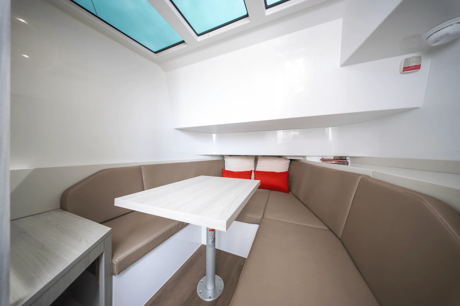 2026 Cruisers Yachts 38 VTR Image Thumbnail #22