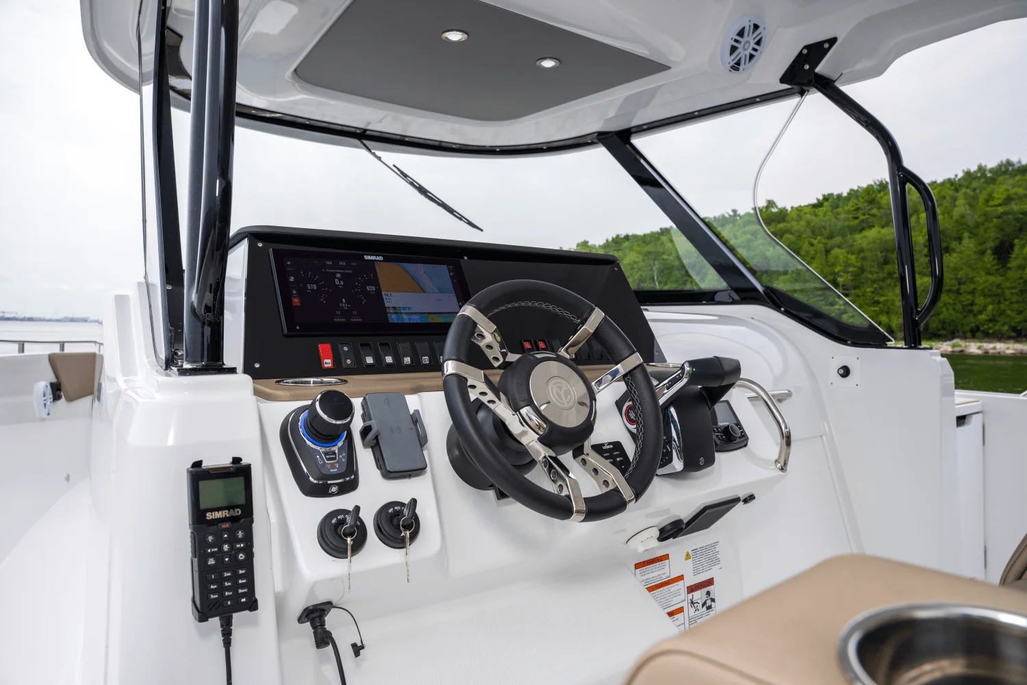 2026 Cruisers Yachts 38 VTR Image Thumbnail #17