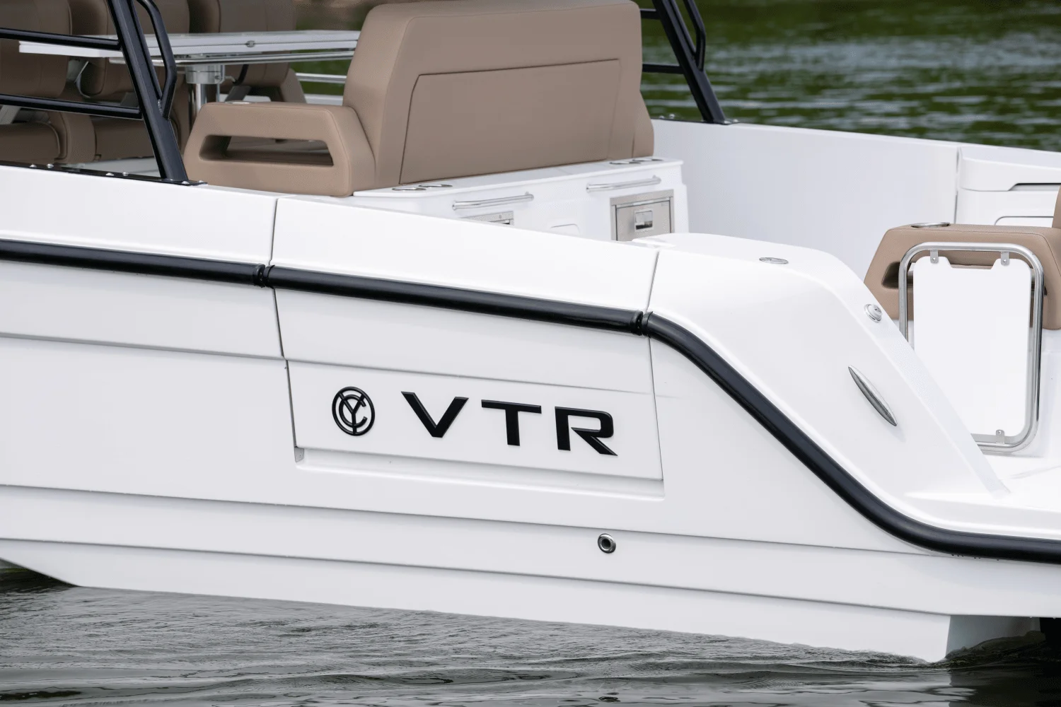 2026 Cruisers Yachts 38 VTR Image Thumbnail #5