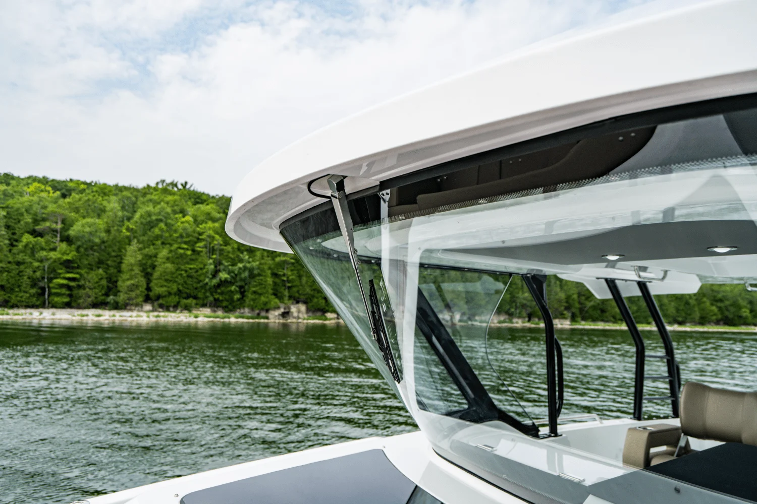 2026 Cruisers Yachts 38 VTR Image Thumbnail #32