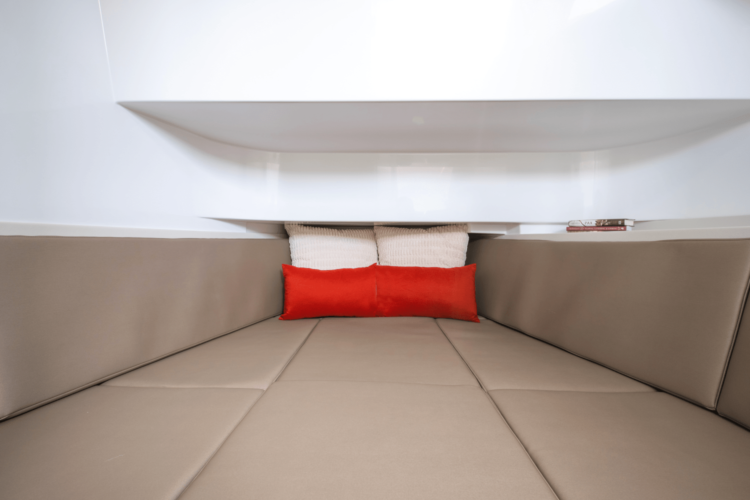 2026 Cruisers Yachts 38 VTR Image Thumbnail #24