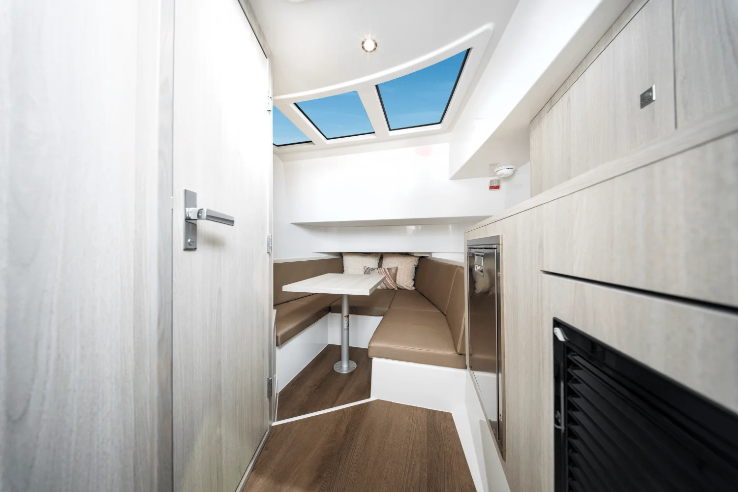 2026 Cruisers Yachts 38 VTR EC Image Thumbnail #28