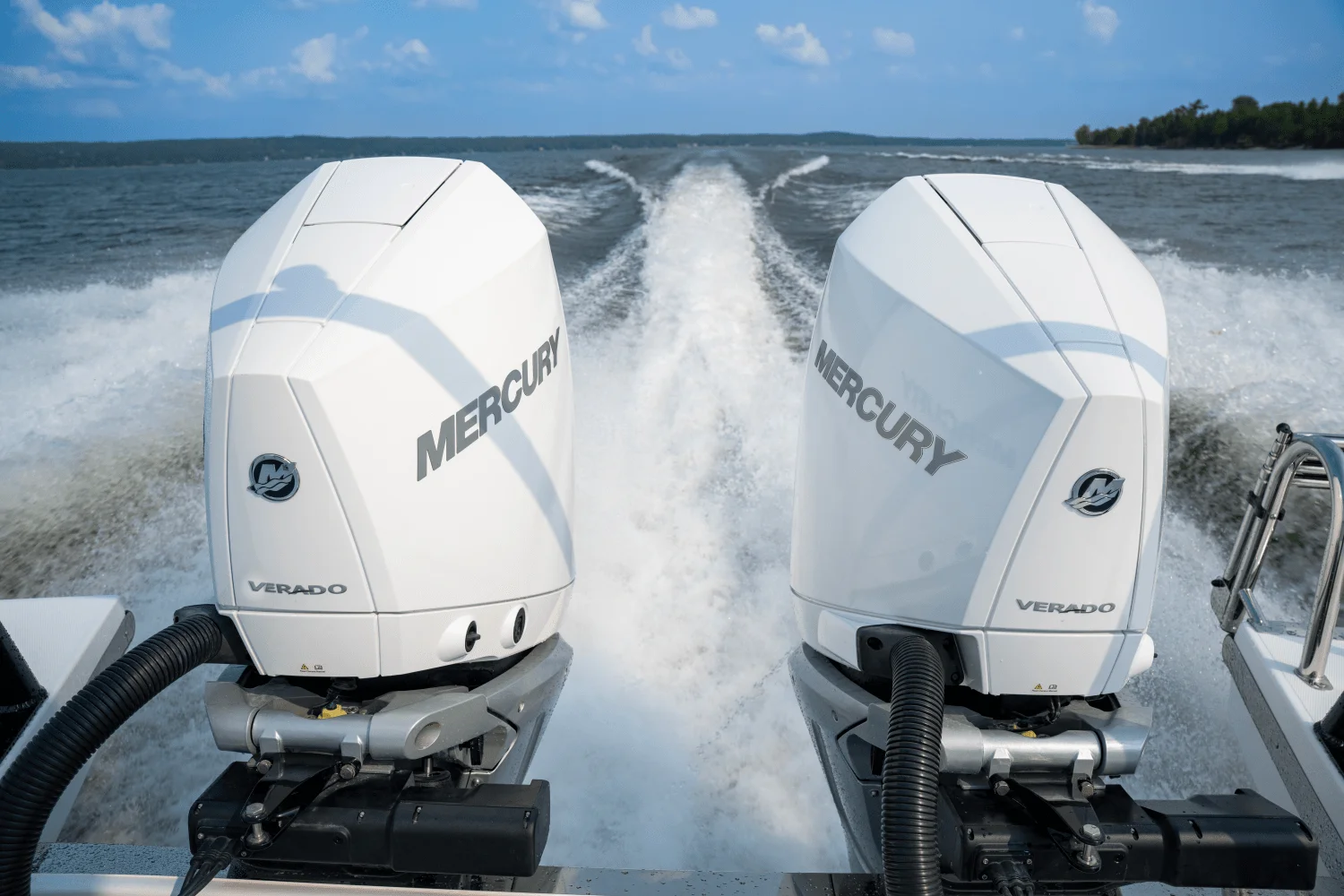 2026 Cruisers Yachts 38 VTR EC Image Thumbnail #5