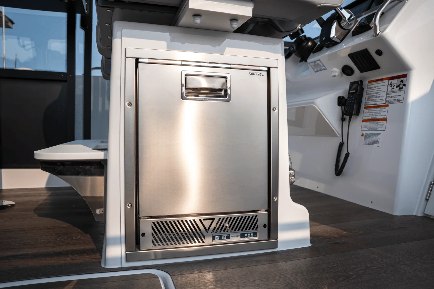 2026 Cruisers Yachts 38 VTR EC Image Thumbnail #11