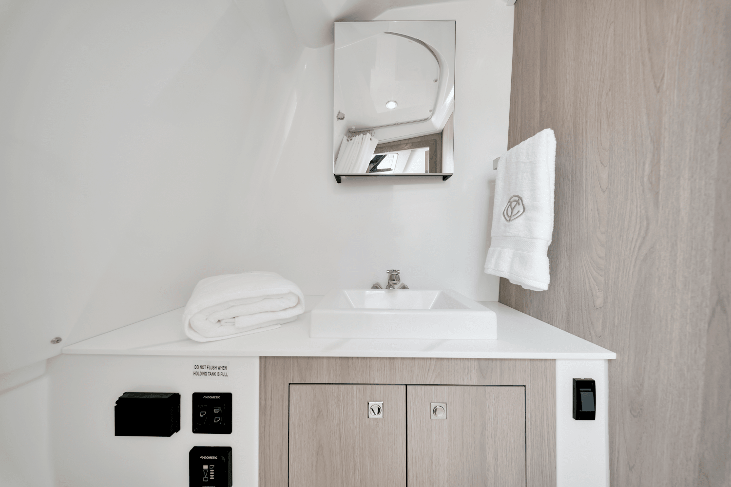 2026 Cruisers Yachts 38 VTR EC Image Thumbnail #35