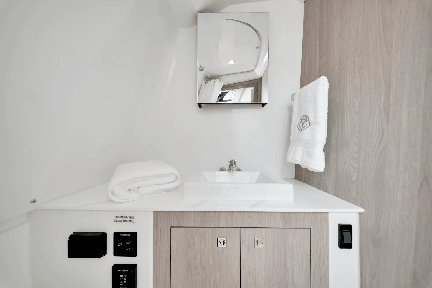 2026 Cruisers Yachts 38 VTR EC Image Thumbnail #35