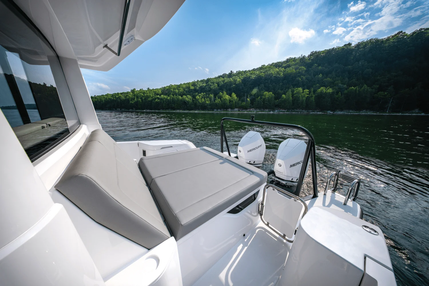 2026 Cruisers Yachts 38 VTR EC Image Thumbnail #6