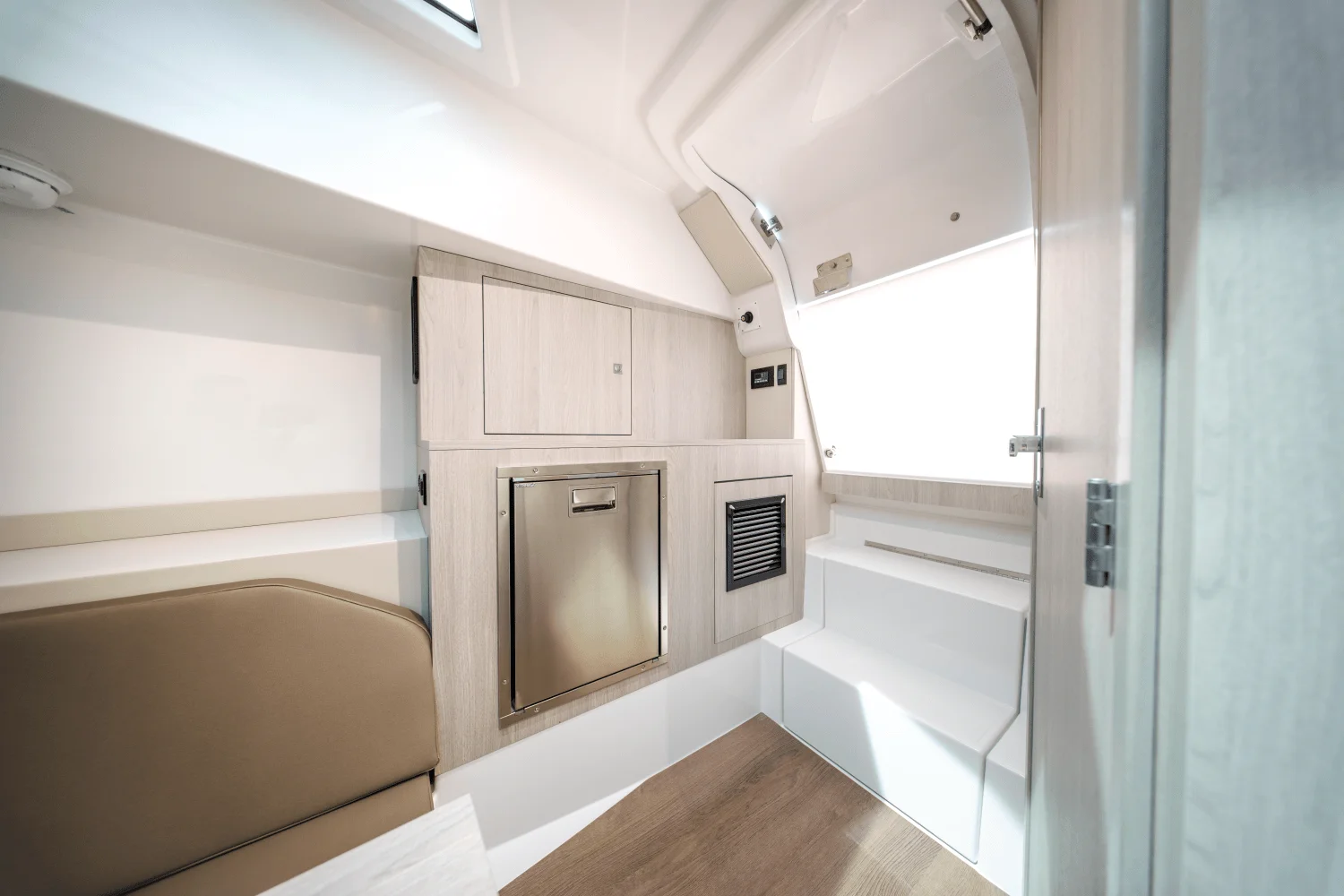 2026 Cruisers Yachts 38 VTR EC Image Thumbnail #29