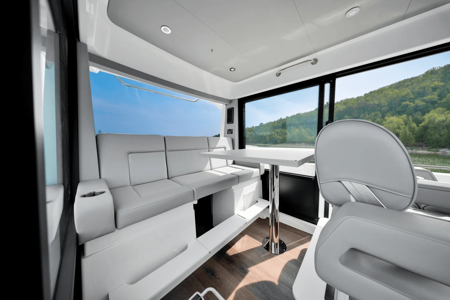 2026 Cruisers Yachts 38 VTR EC Image Thumbnail #16