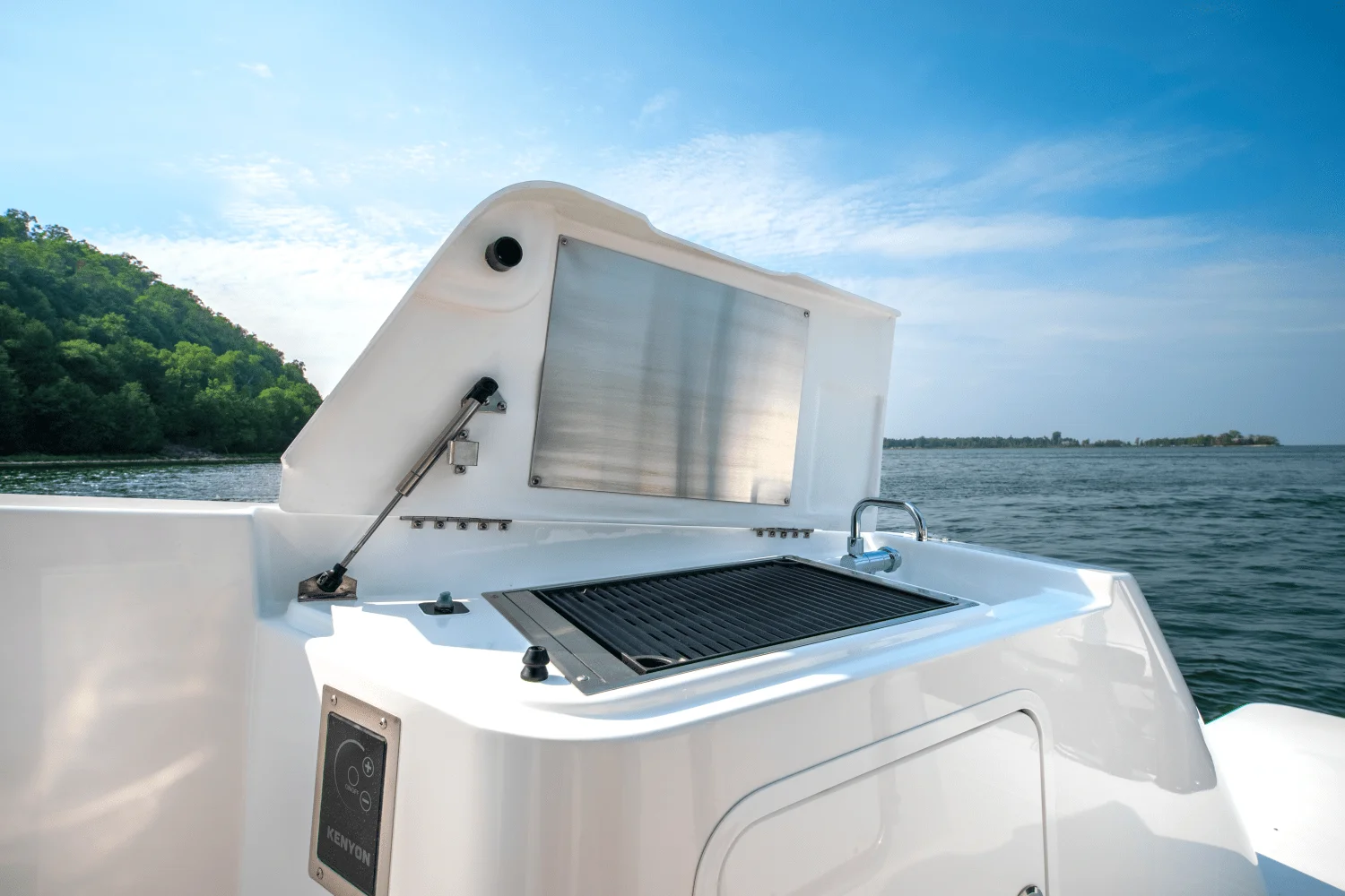 2026 Cruisers Yachts 38 VTR EC Image Thumbnail #7