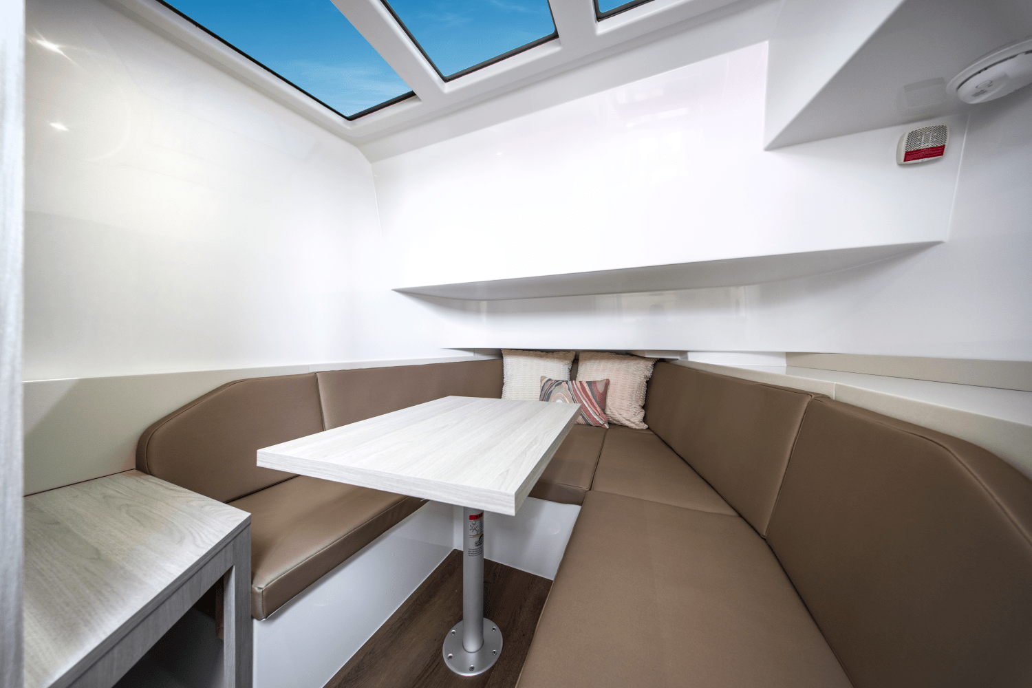 2026 Cruisers Yachts 38 VTR EC Image Thumbnail #32