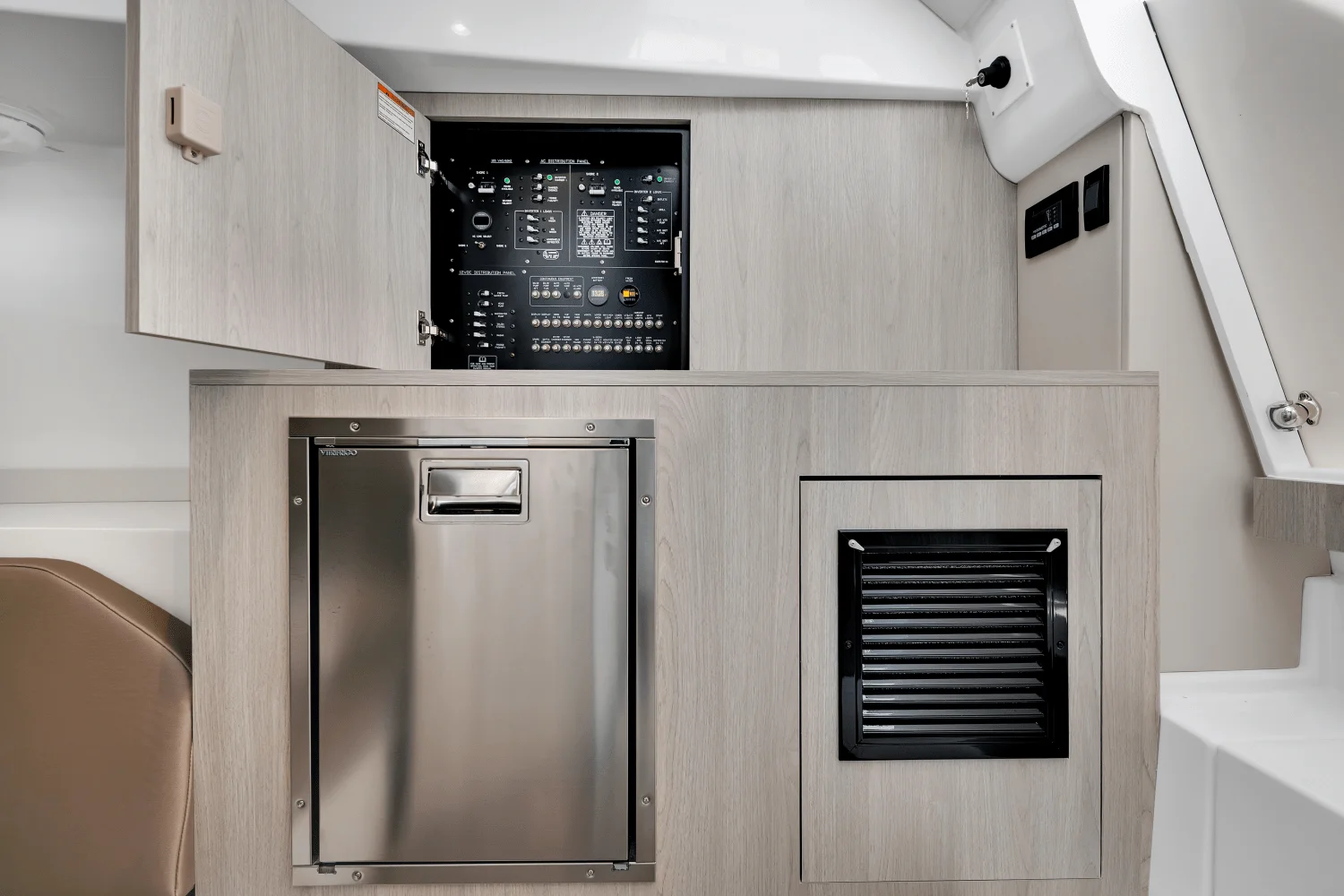 2026 Cruisers Yachts 38 VTR EC Image Thumbnail #30