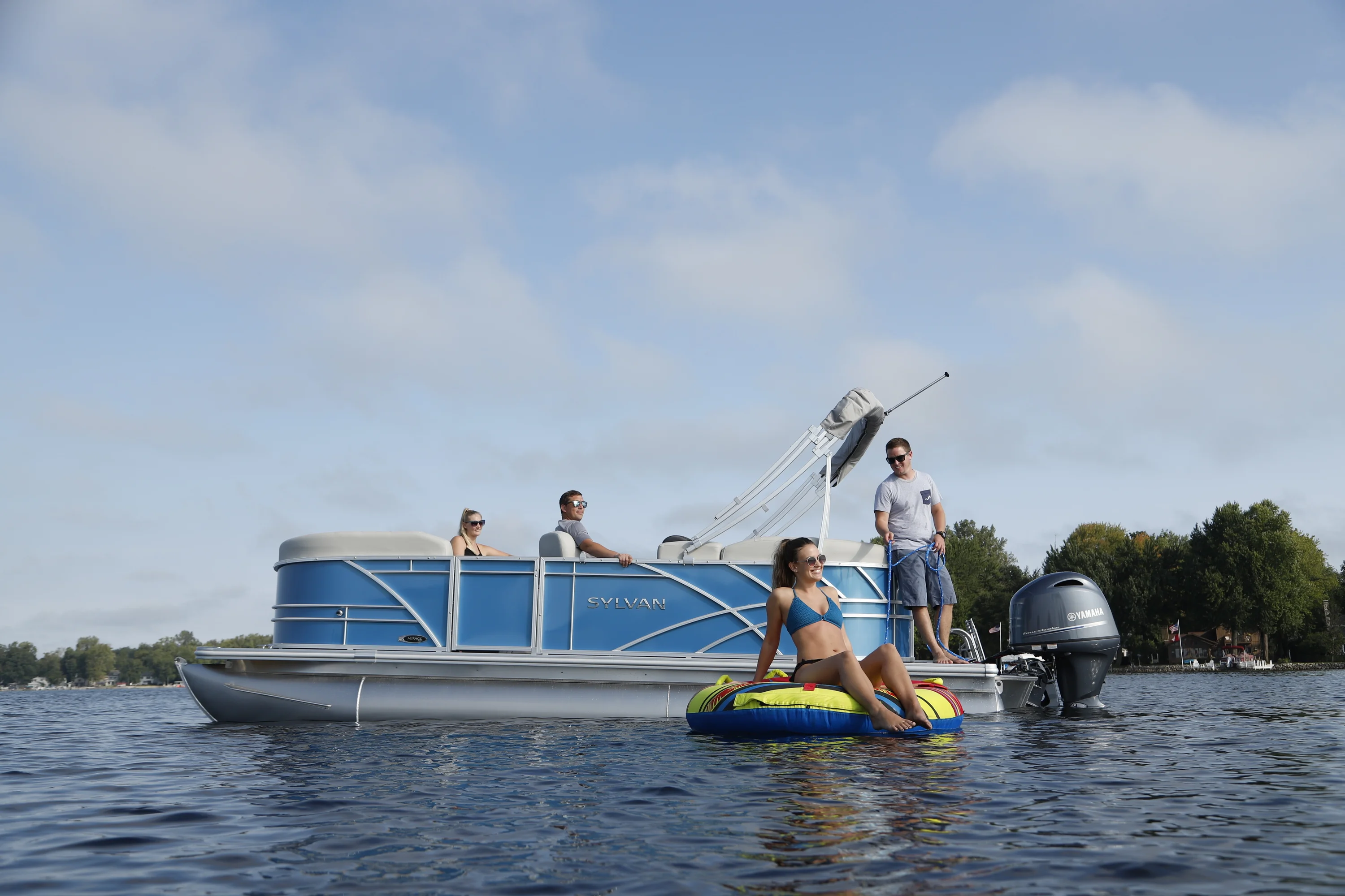 2026 Sylvan Mirage 818 Cruise Image Thumbnail #1