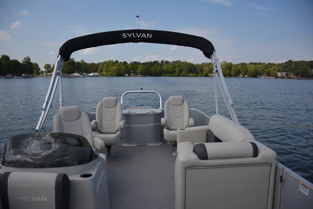 2026 Sylvan Mirage 820 Party Fish Image Thumbnail #1