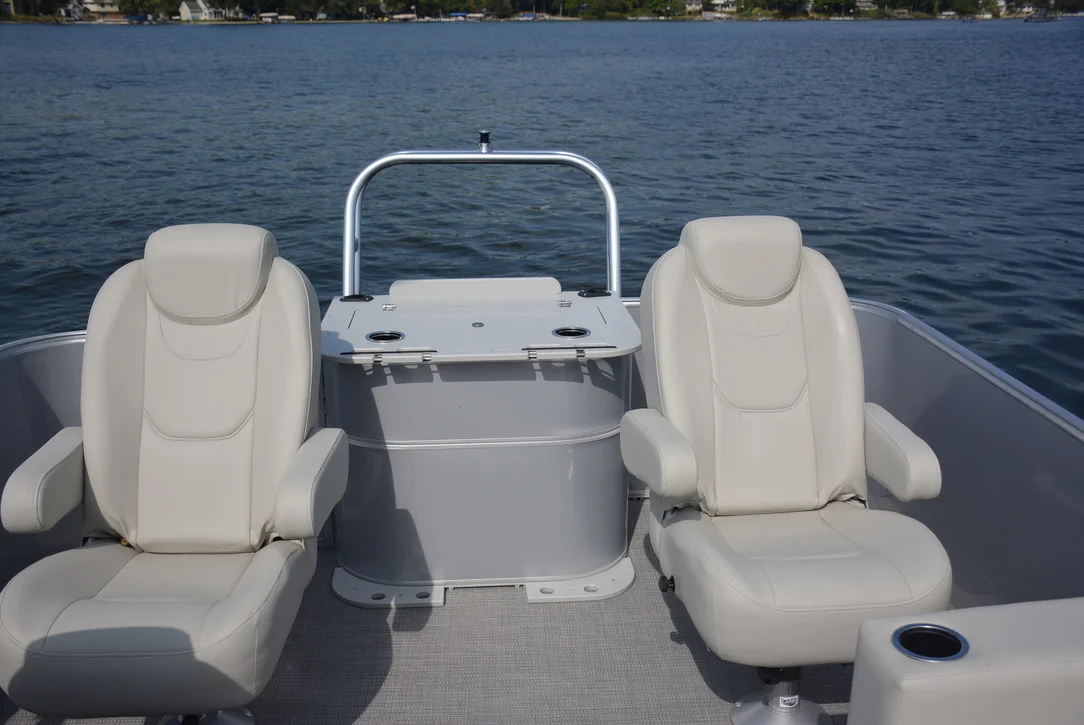 2026 Sylvan Mirage 822 Party Fish Image Thumbnail #2