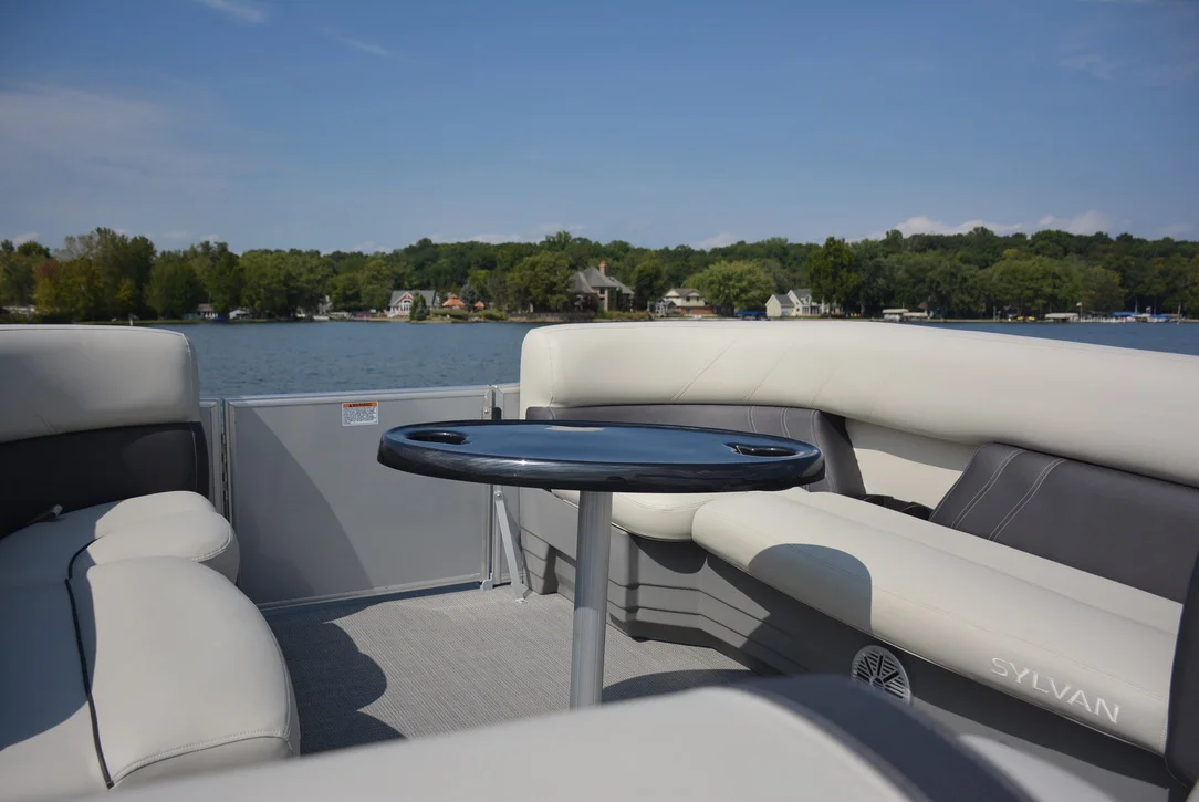 2026 Sylvan Mirage 8520 Party Fish Image Thumbnail #2