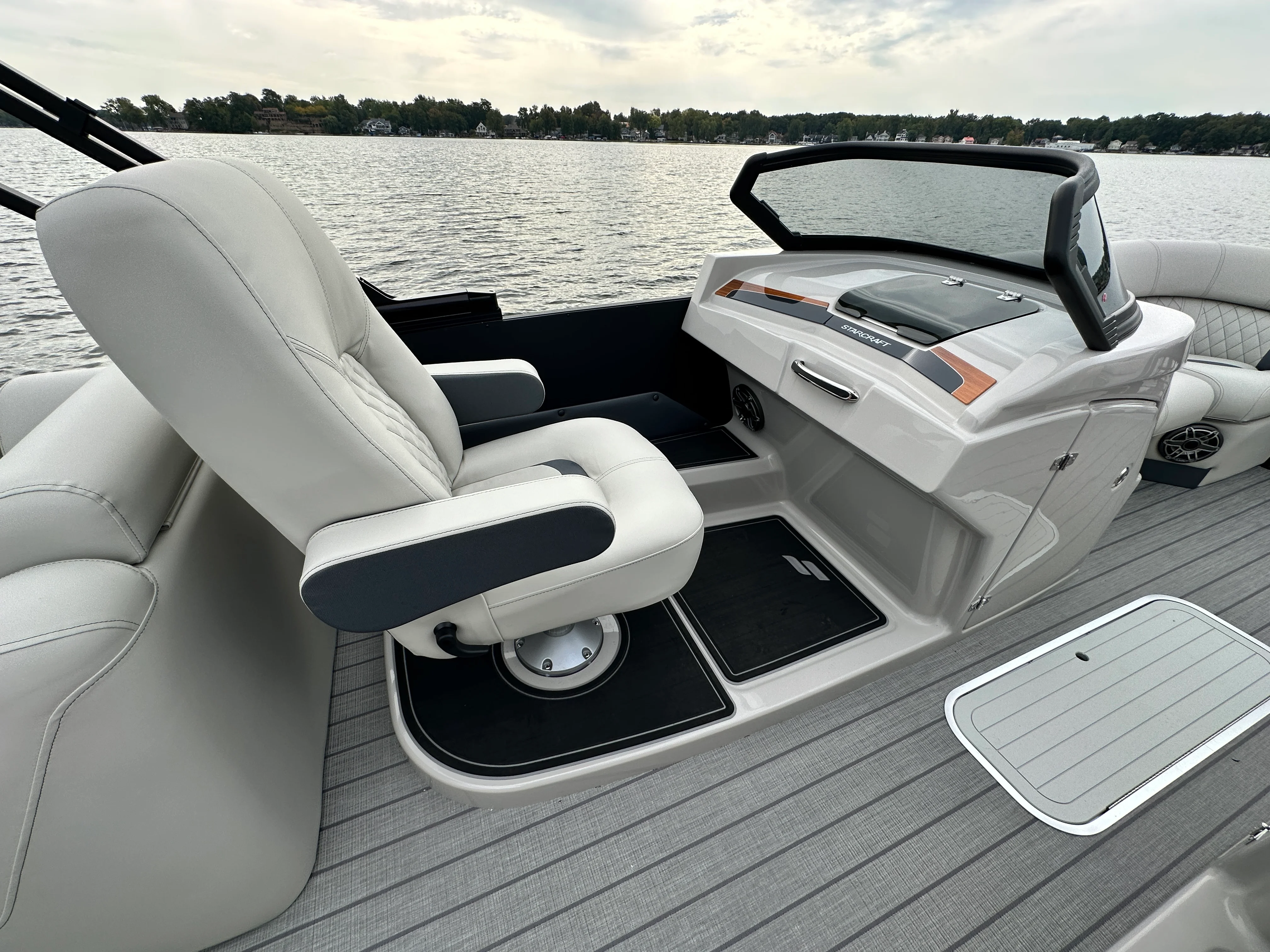 2026 Starcraft RX 25 R DC Image Thumbnail #3