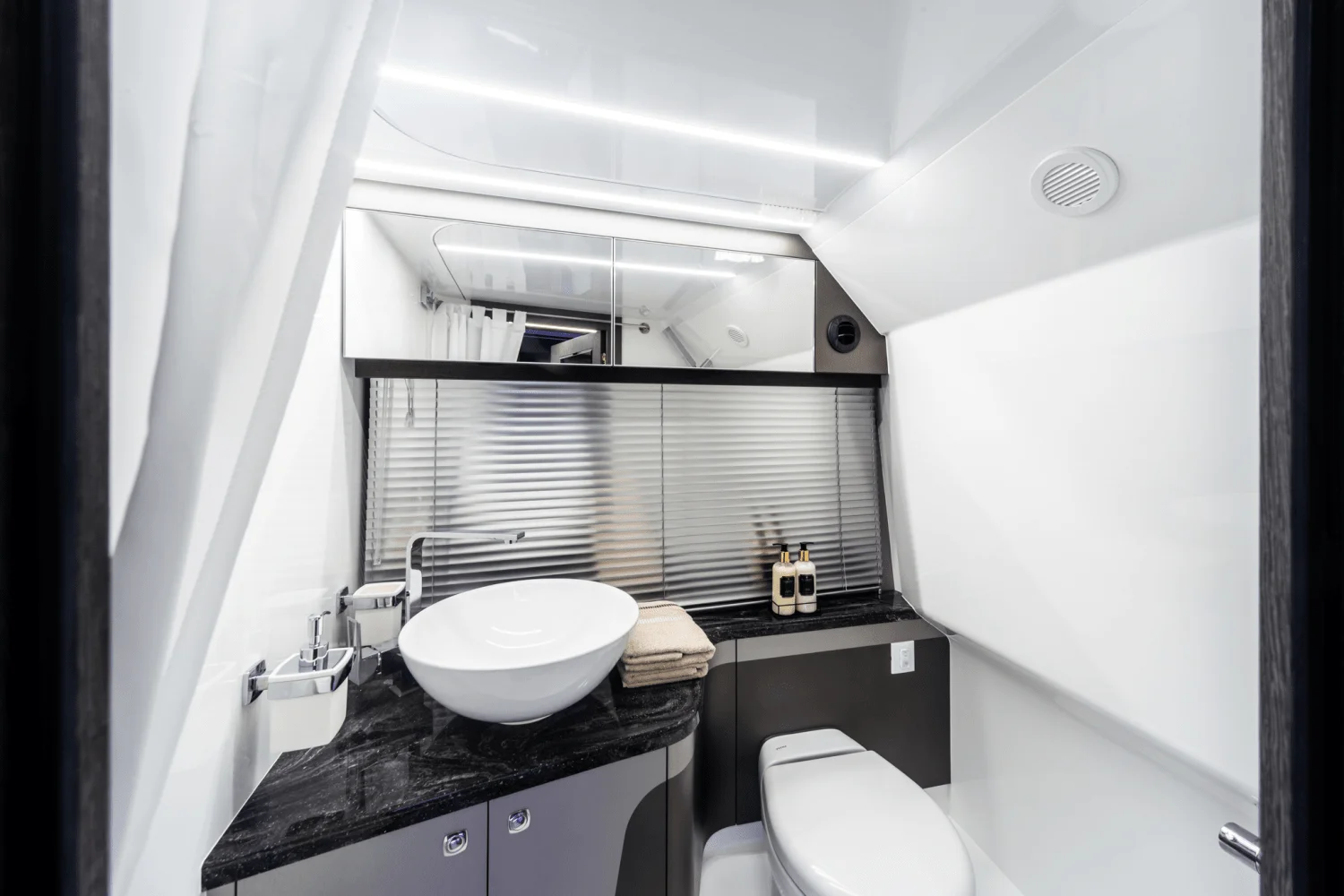 2026 Galeon 335 GTO Image Thumbnail #18