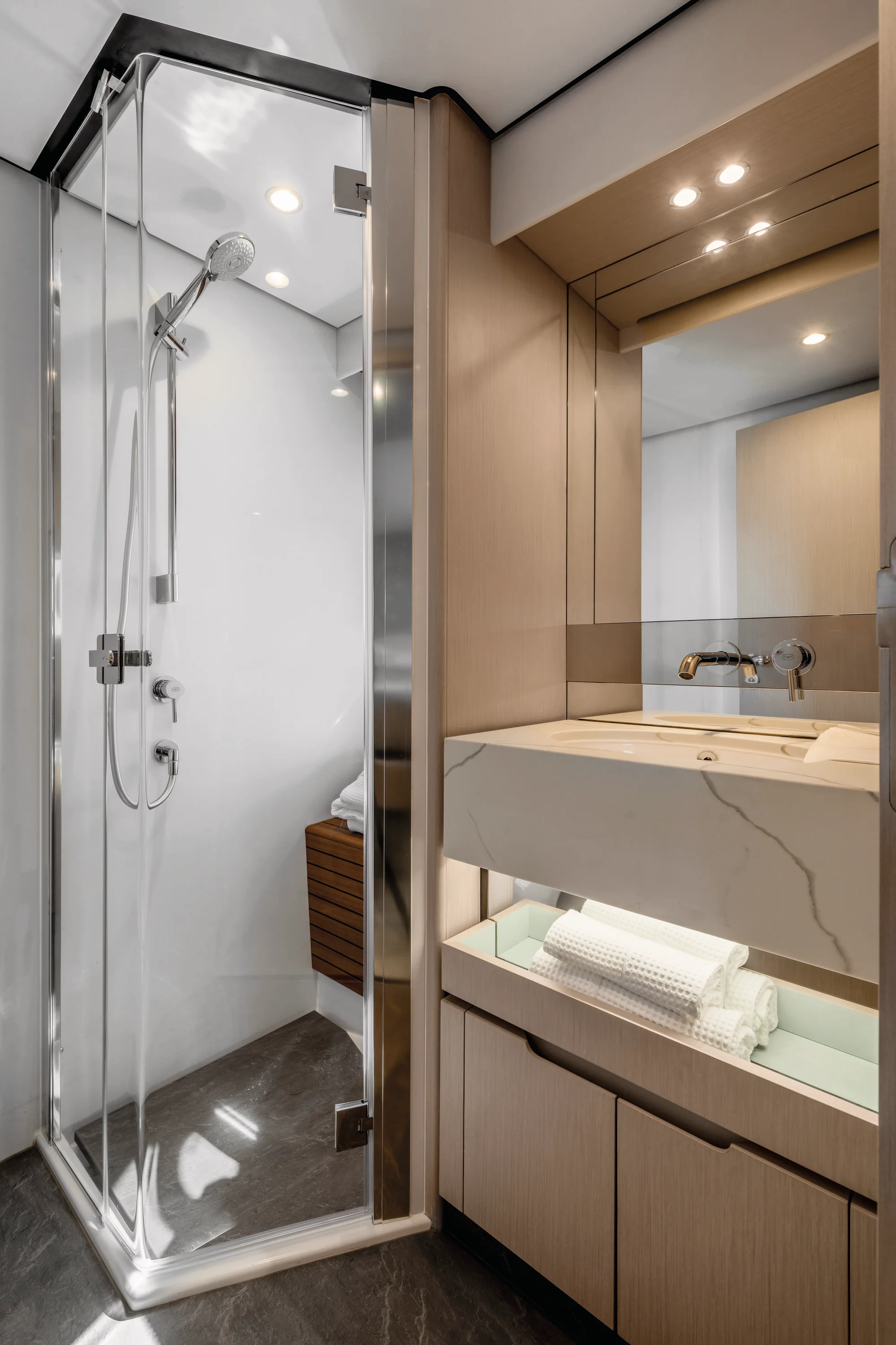 2026 Azimut Fly 68 Image Thumbnail #59