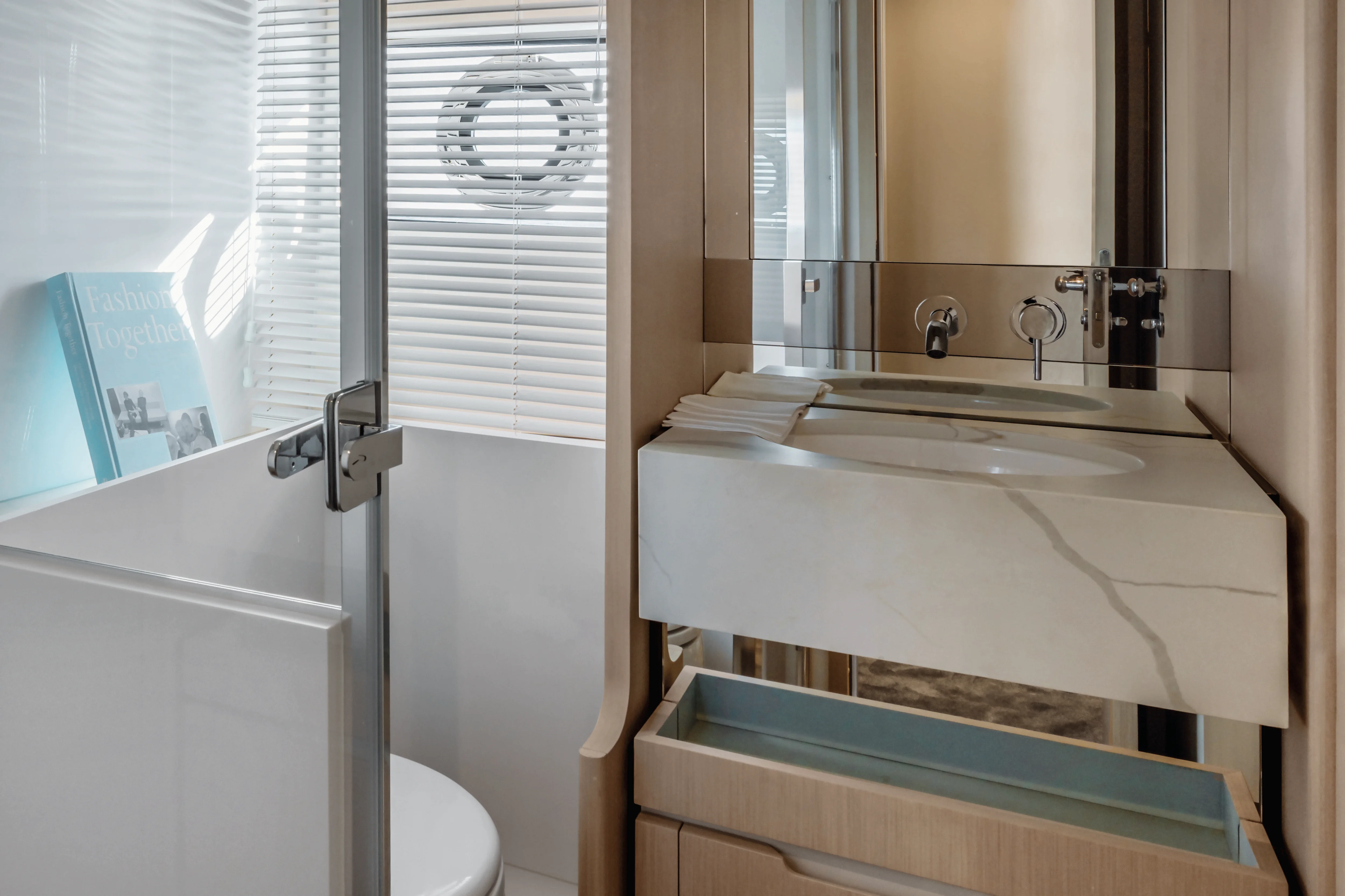 2026 Azimut Fly 68 Image Thumbnail #56