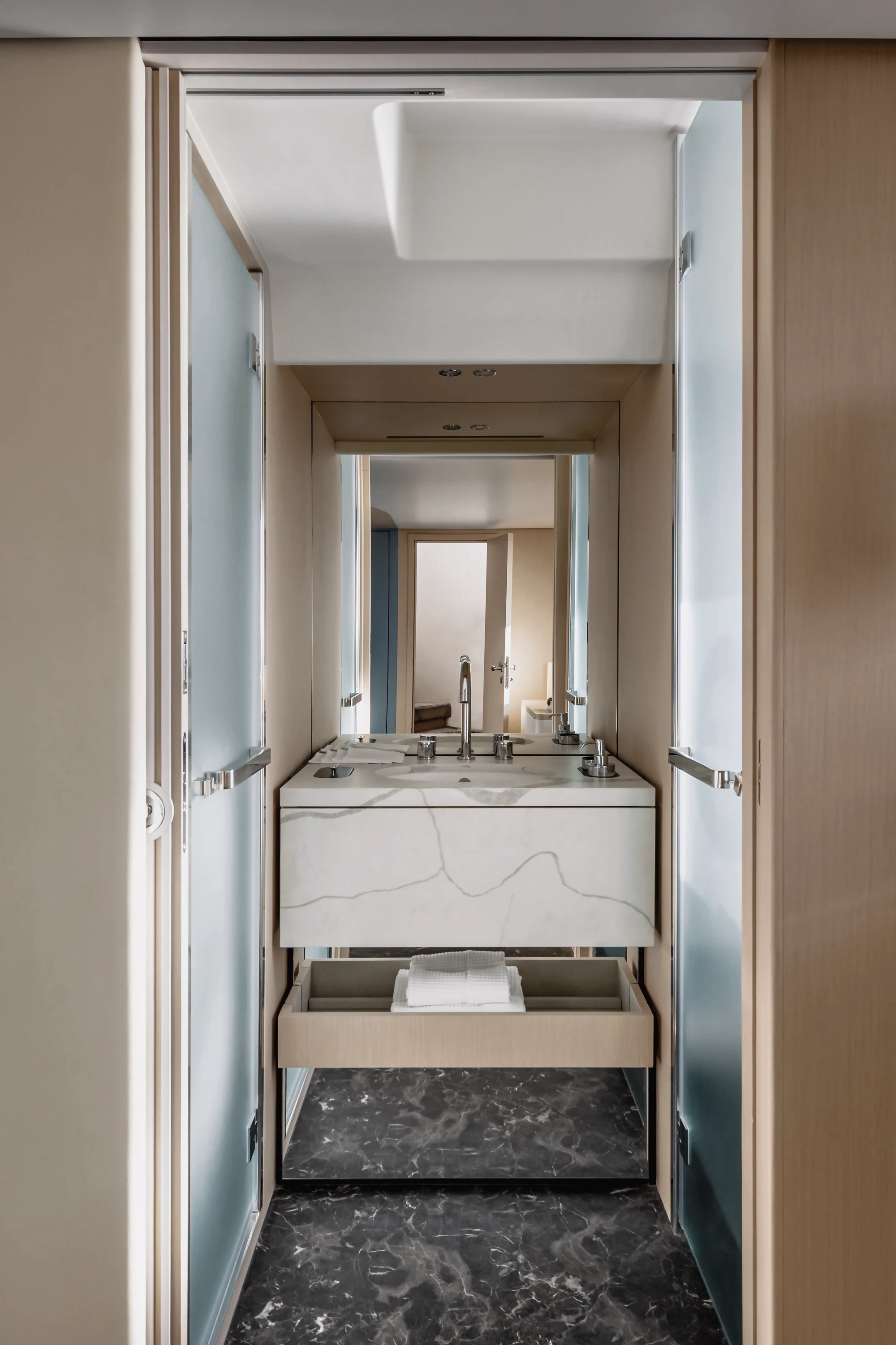 2026 Azimut Fly 68 Image Thumbnail #43