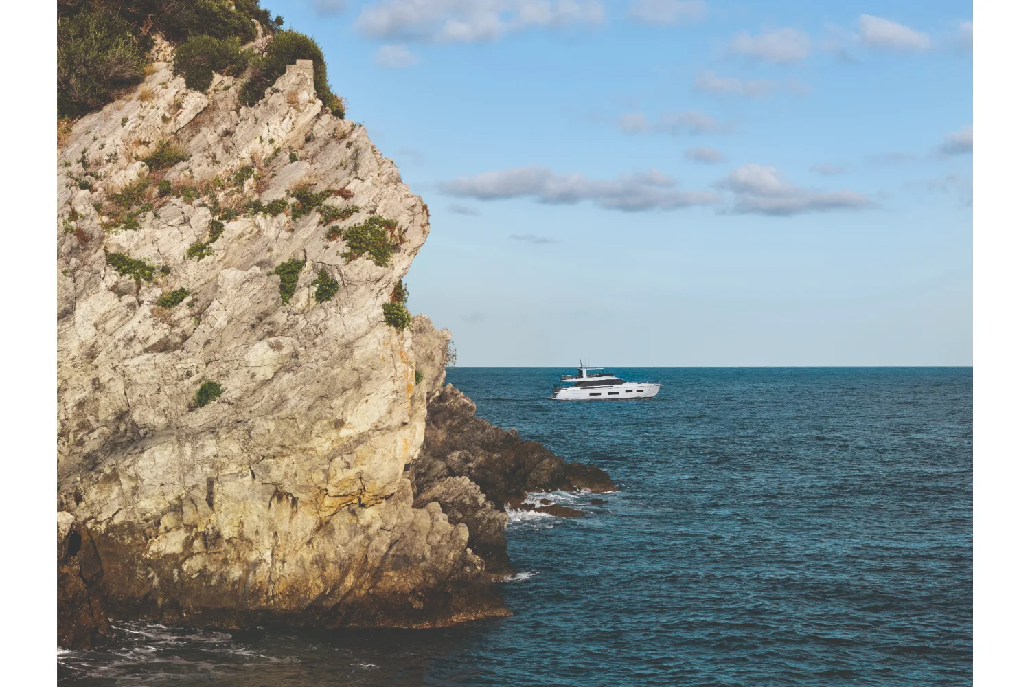 2026 Azimut Fly 82 Image Thumbnail #9