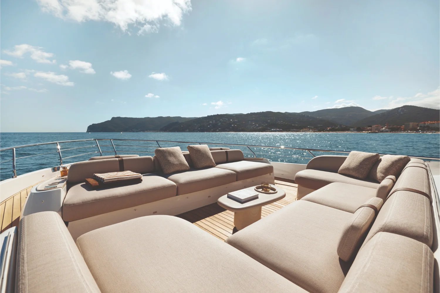 2026 Azimut Fly 82 Image Thumbnail #6